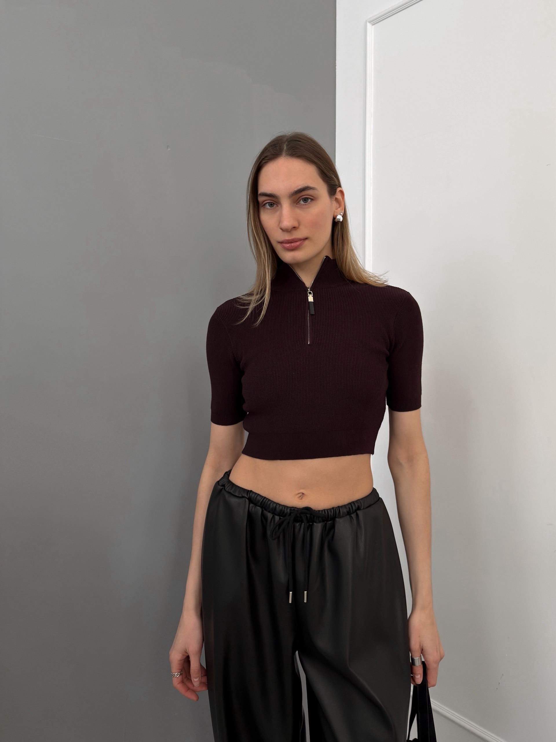 Кофточка Korea 215 укороченая ворот на молнии