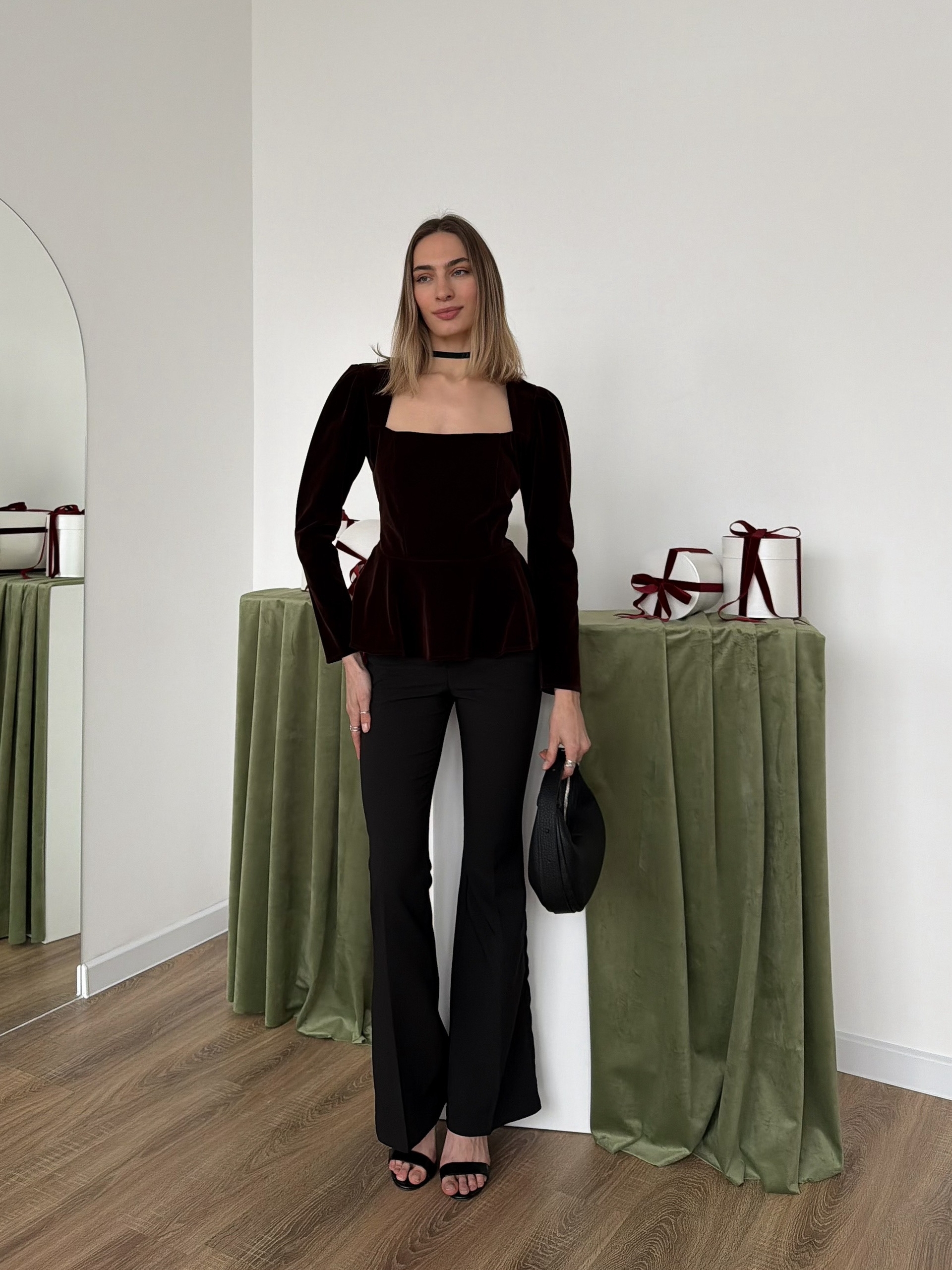 Блуза Monica квадратный вырез бархат