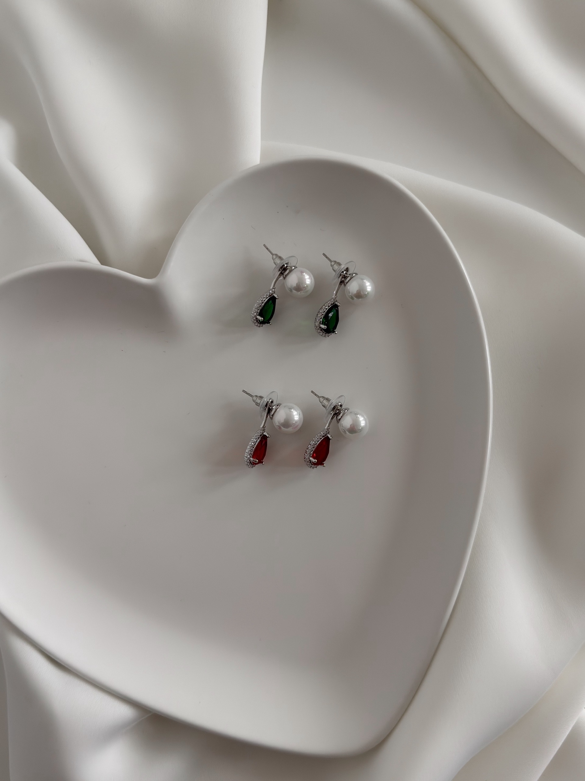 Серьги жемчуг капля в стразах