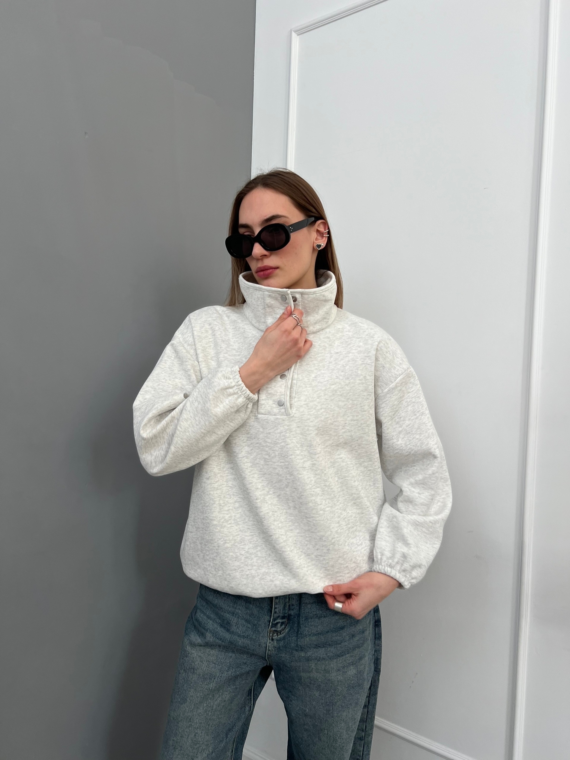 Свитшот W 9302 на заклепках