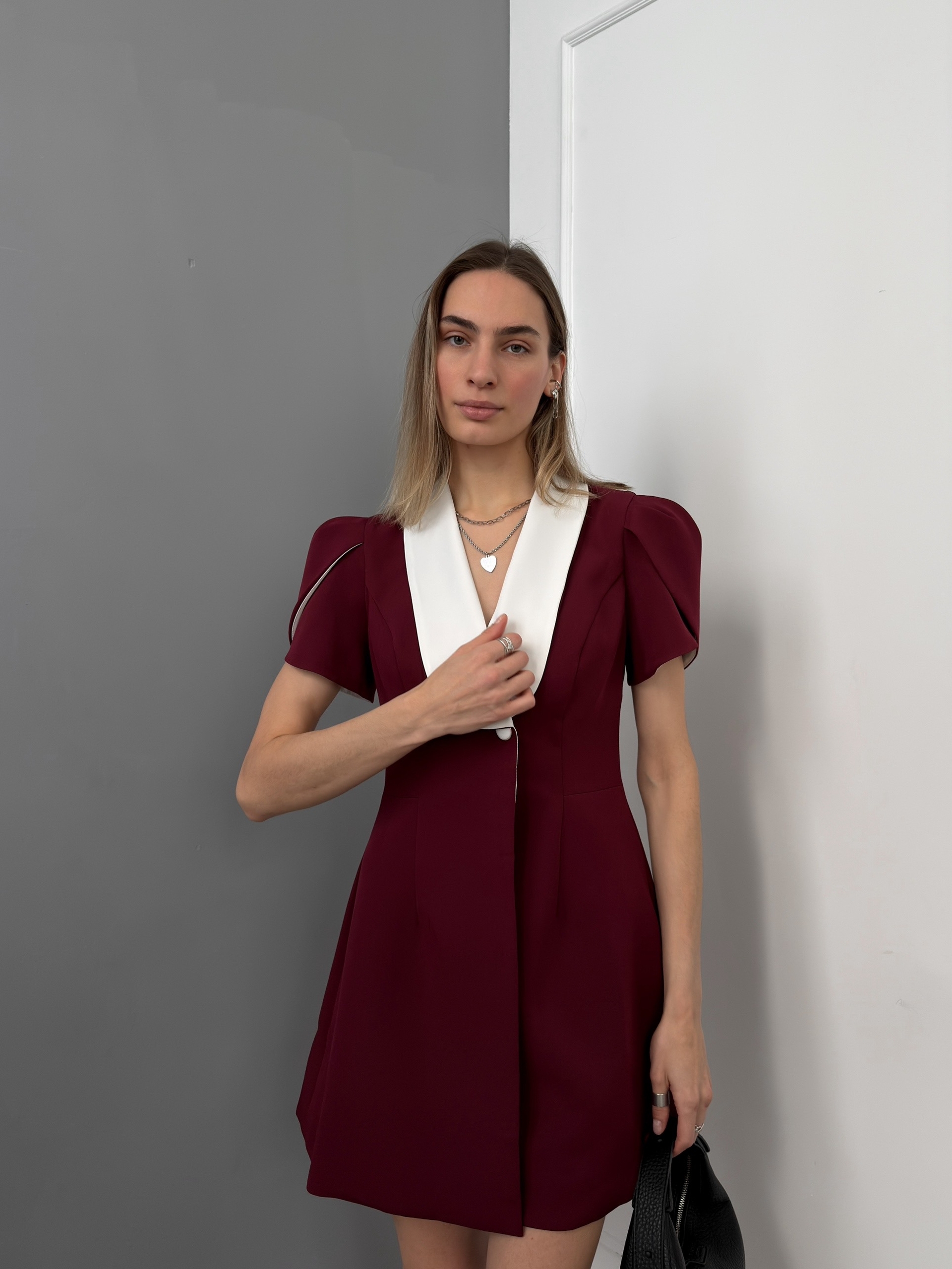 Платье  Miss Diva 25214 на пуговке белый воротник