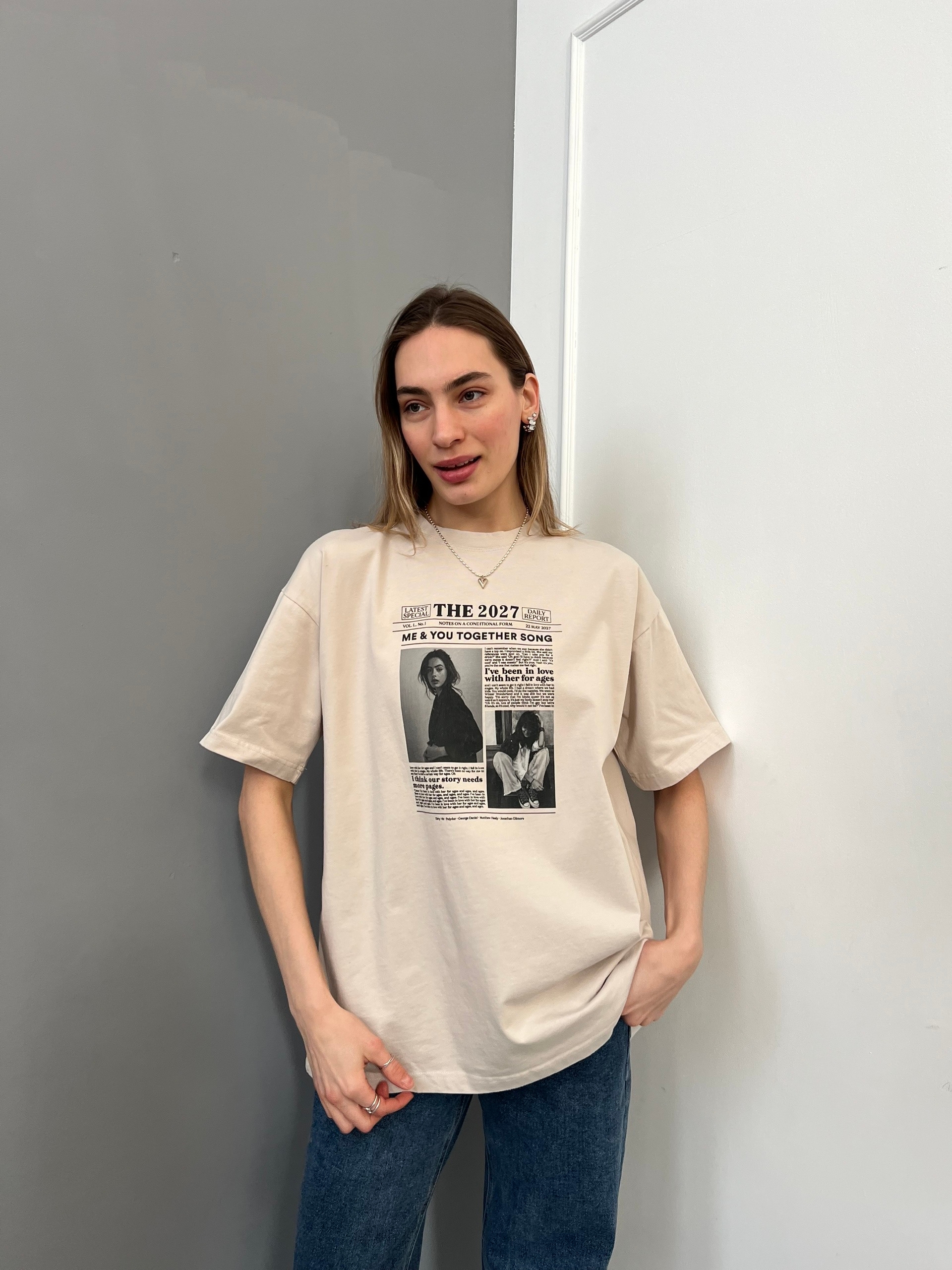 Футболка NJ 1862 принт девушки  оверсайз