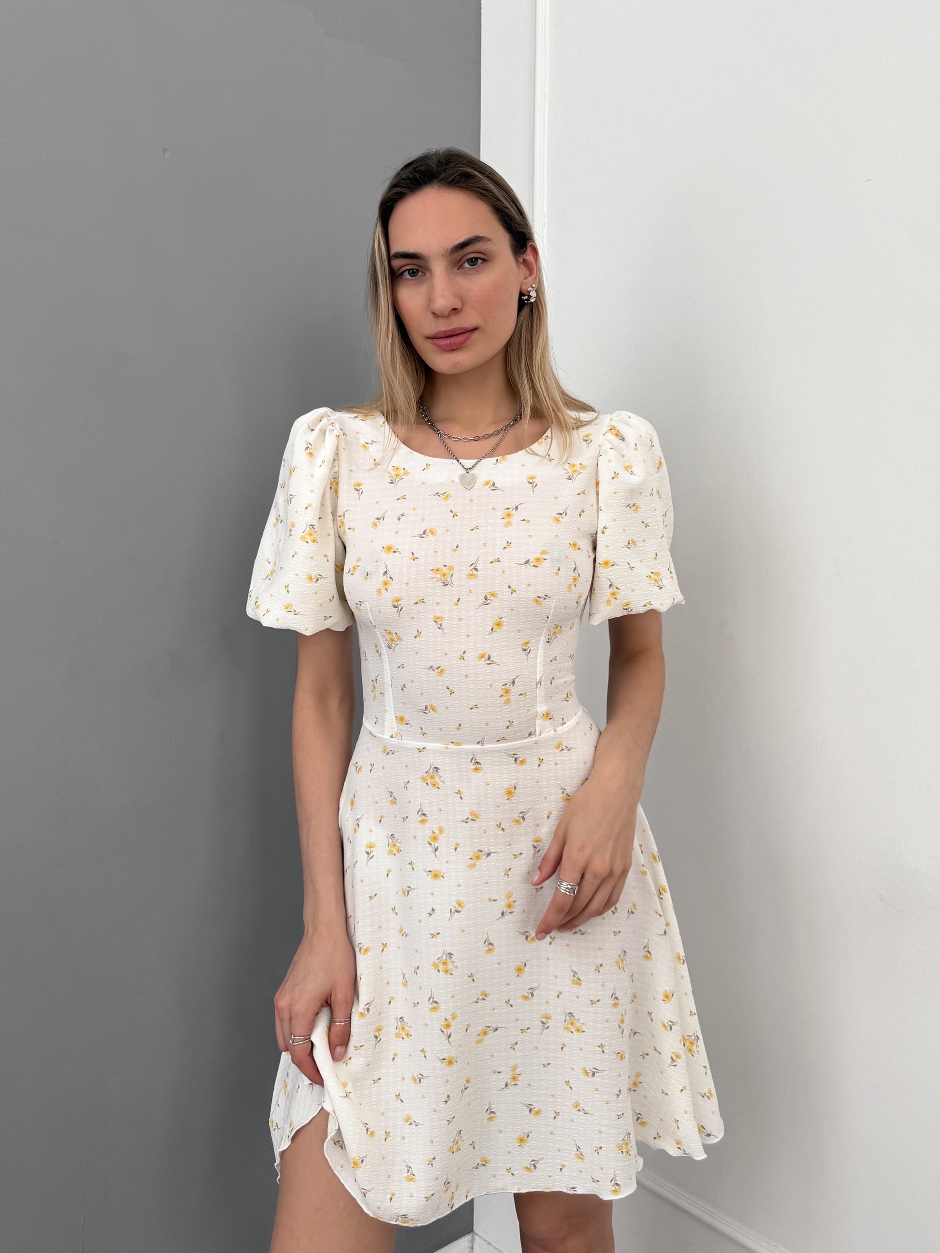 Платье Shes принт цветы завязки на спине