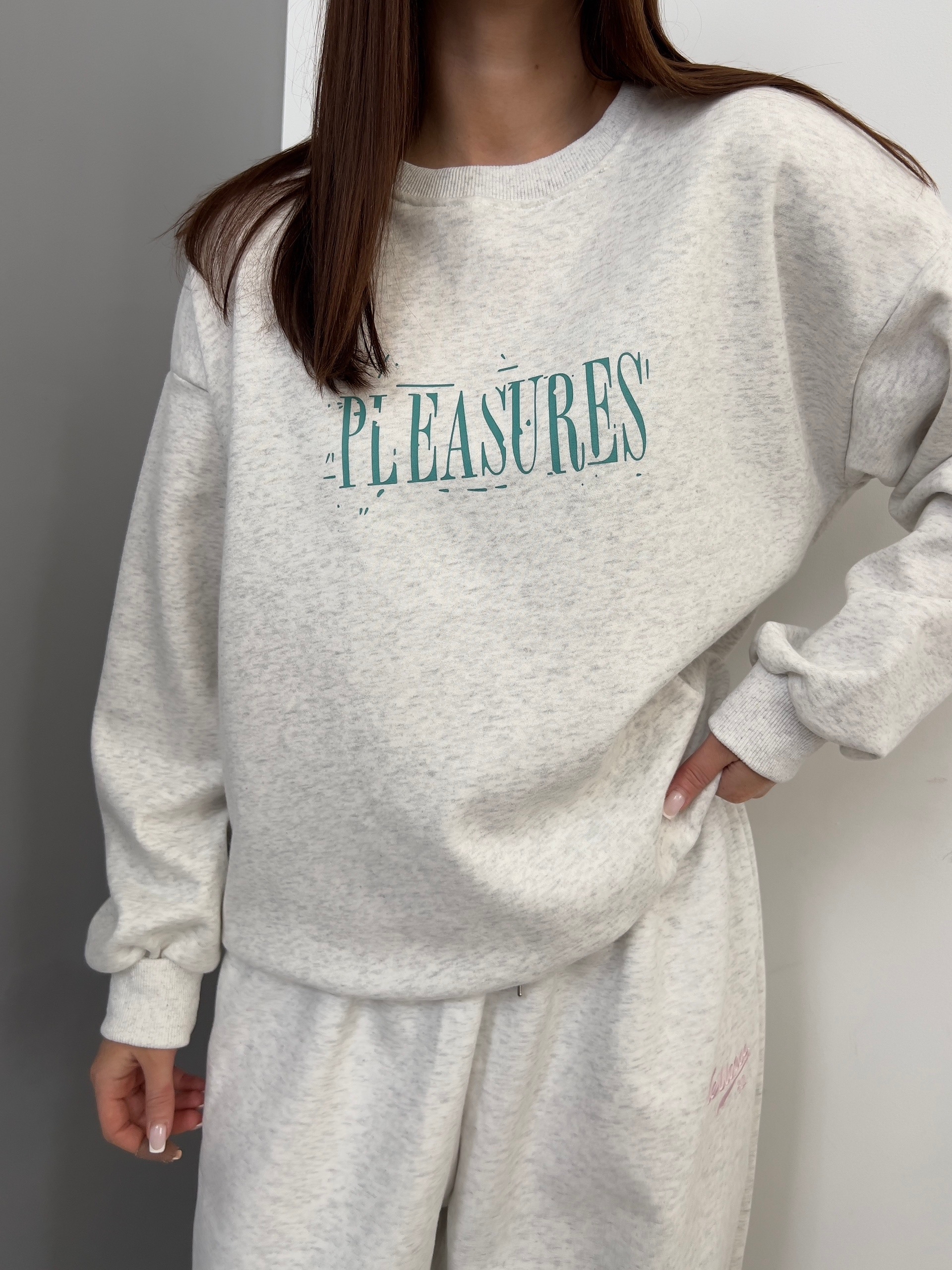 Свитшот Metesi надпись Pleasures