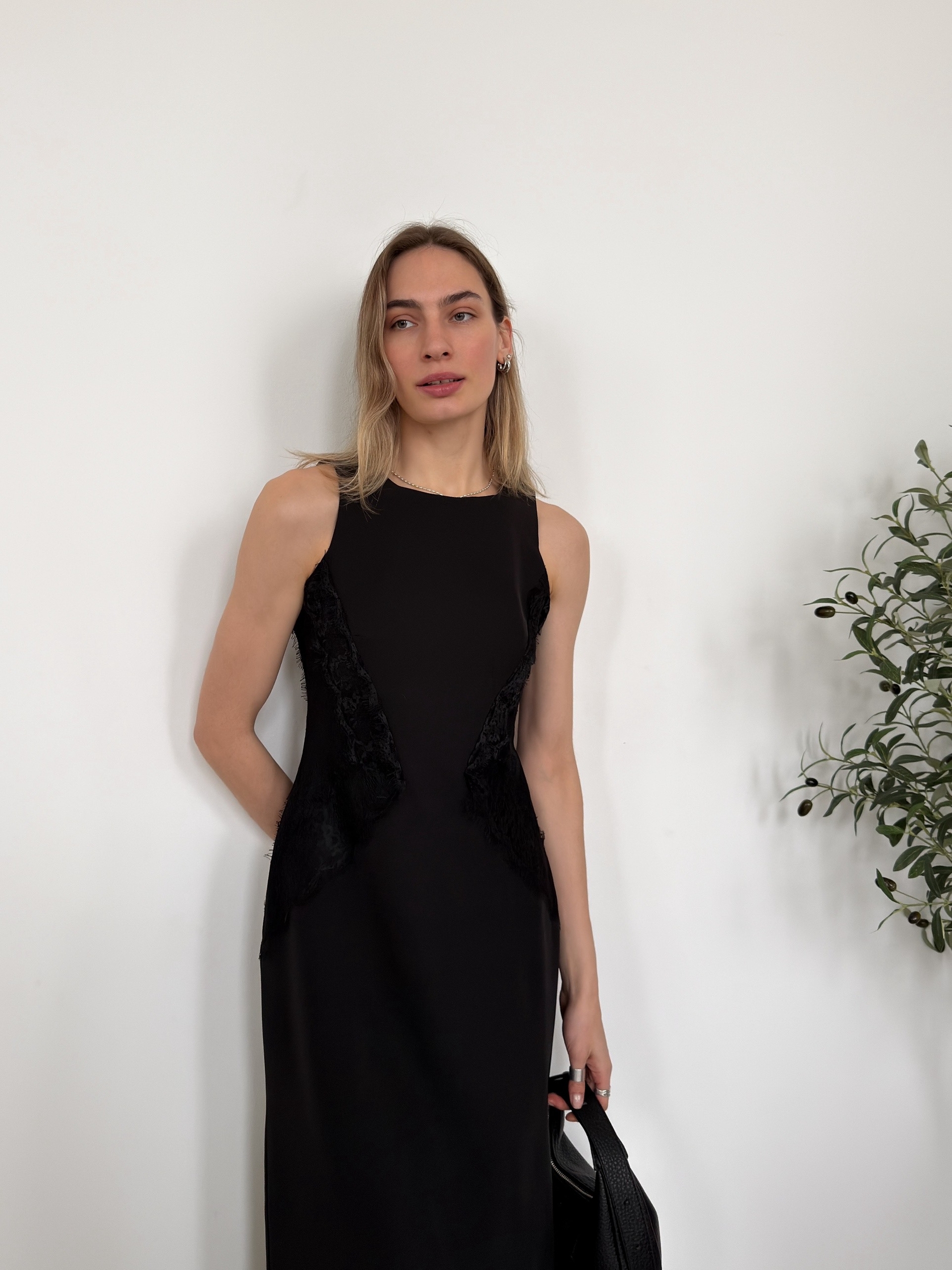 Платье Arai Mod без рукавов кружева по бокам