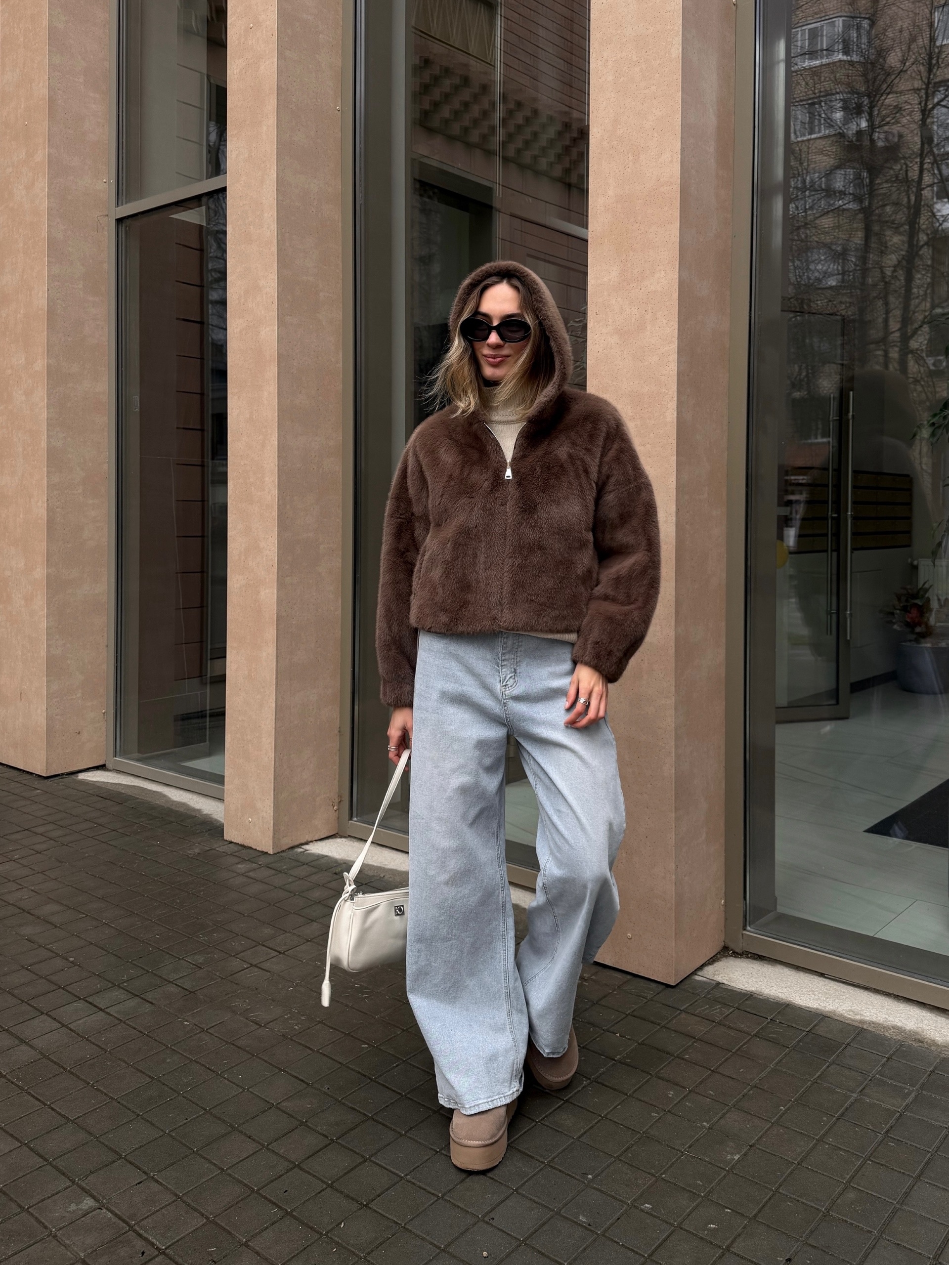 Шубка G93 на молнии с капюшоном