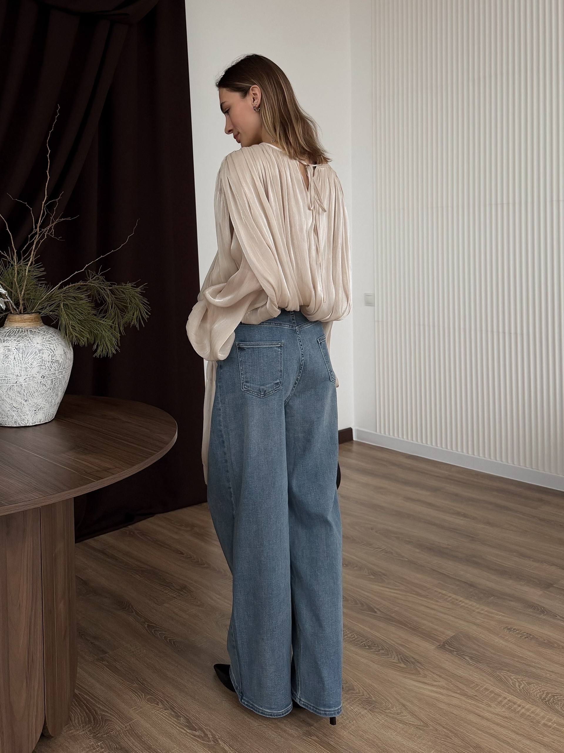 Блуза 2562 резинка снизу шлейф