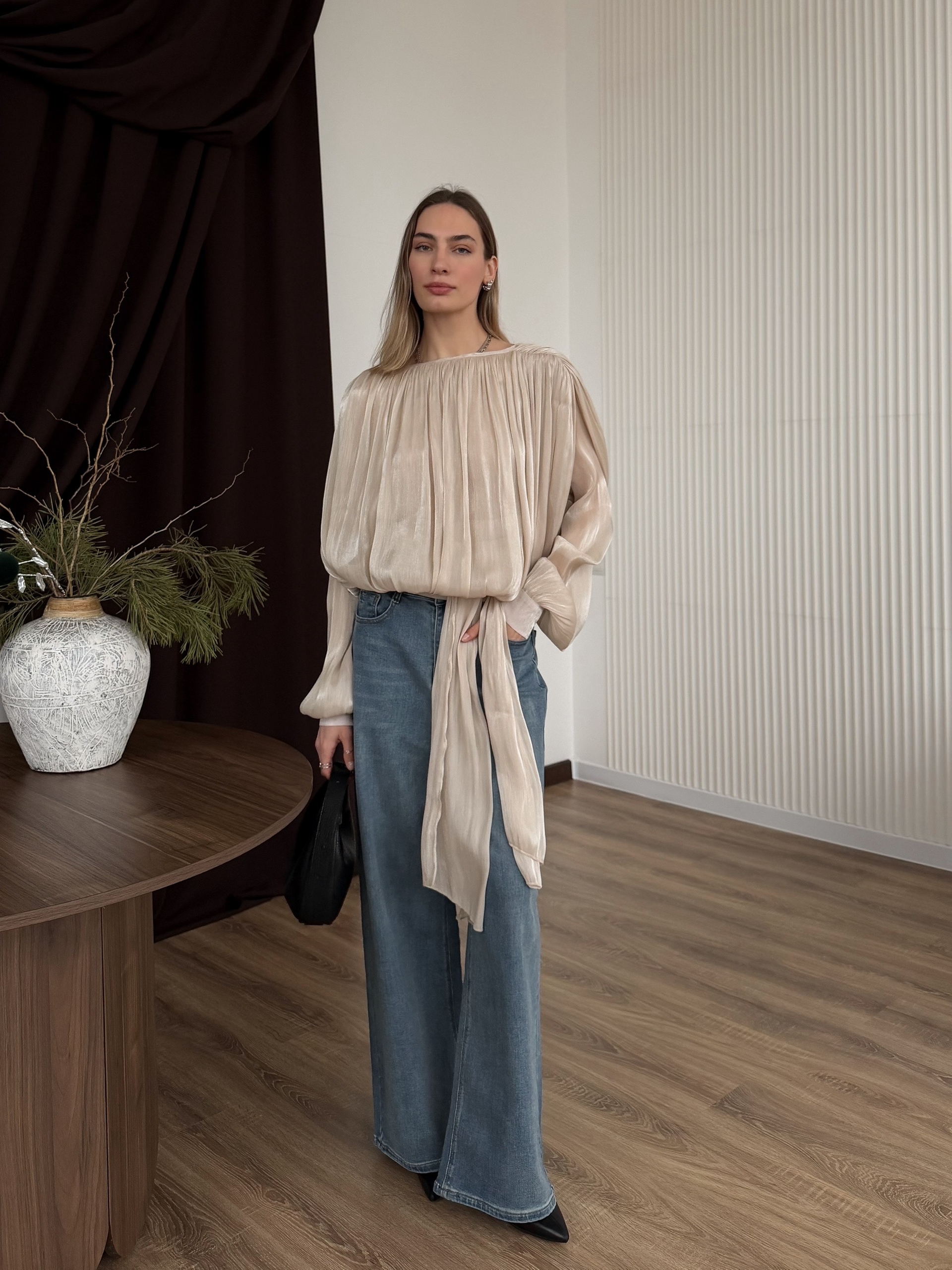 Блуза 2562 резинка снизу шлейф