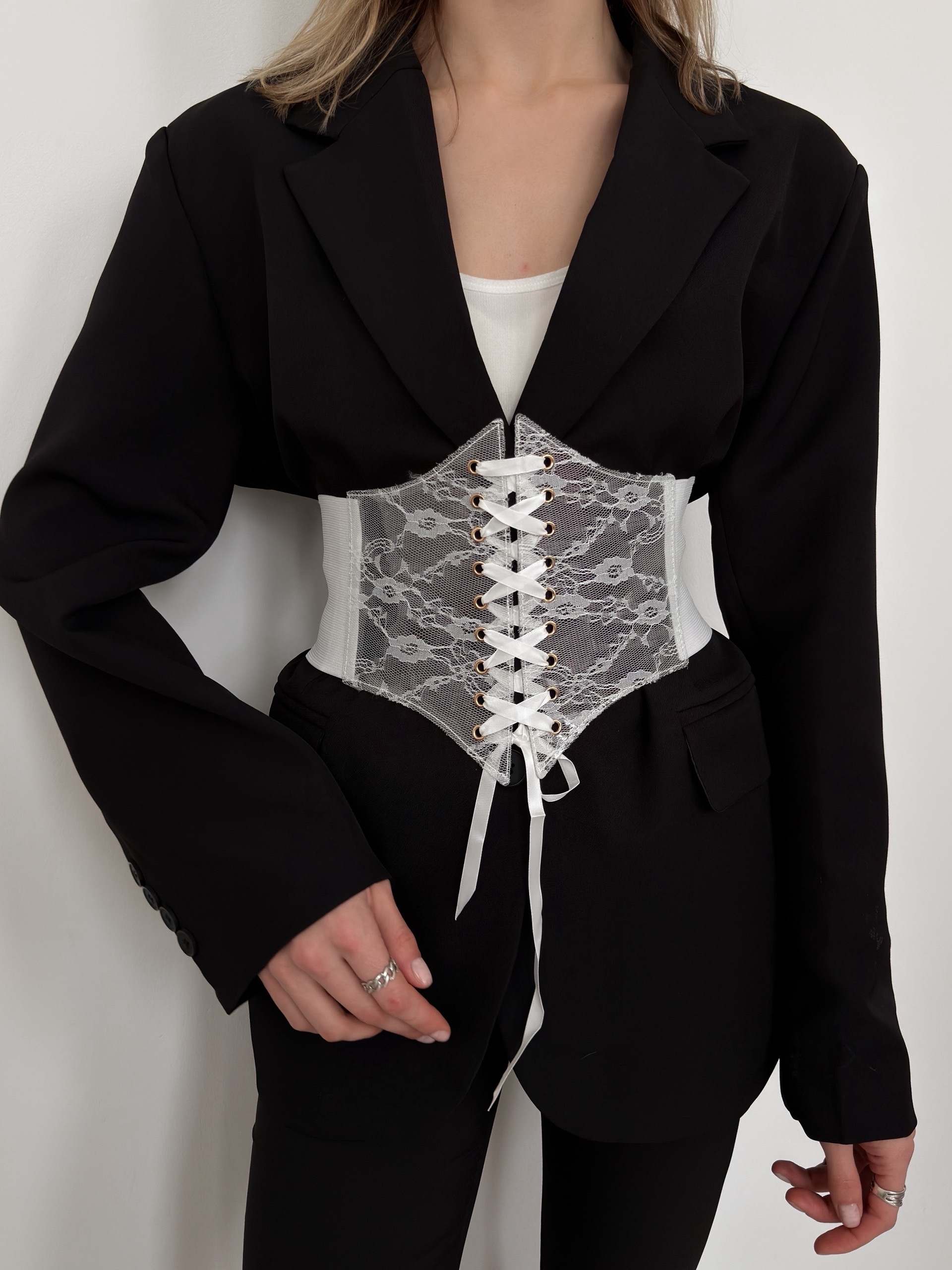 Пояс-корсет с кружевом