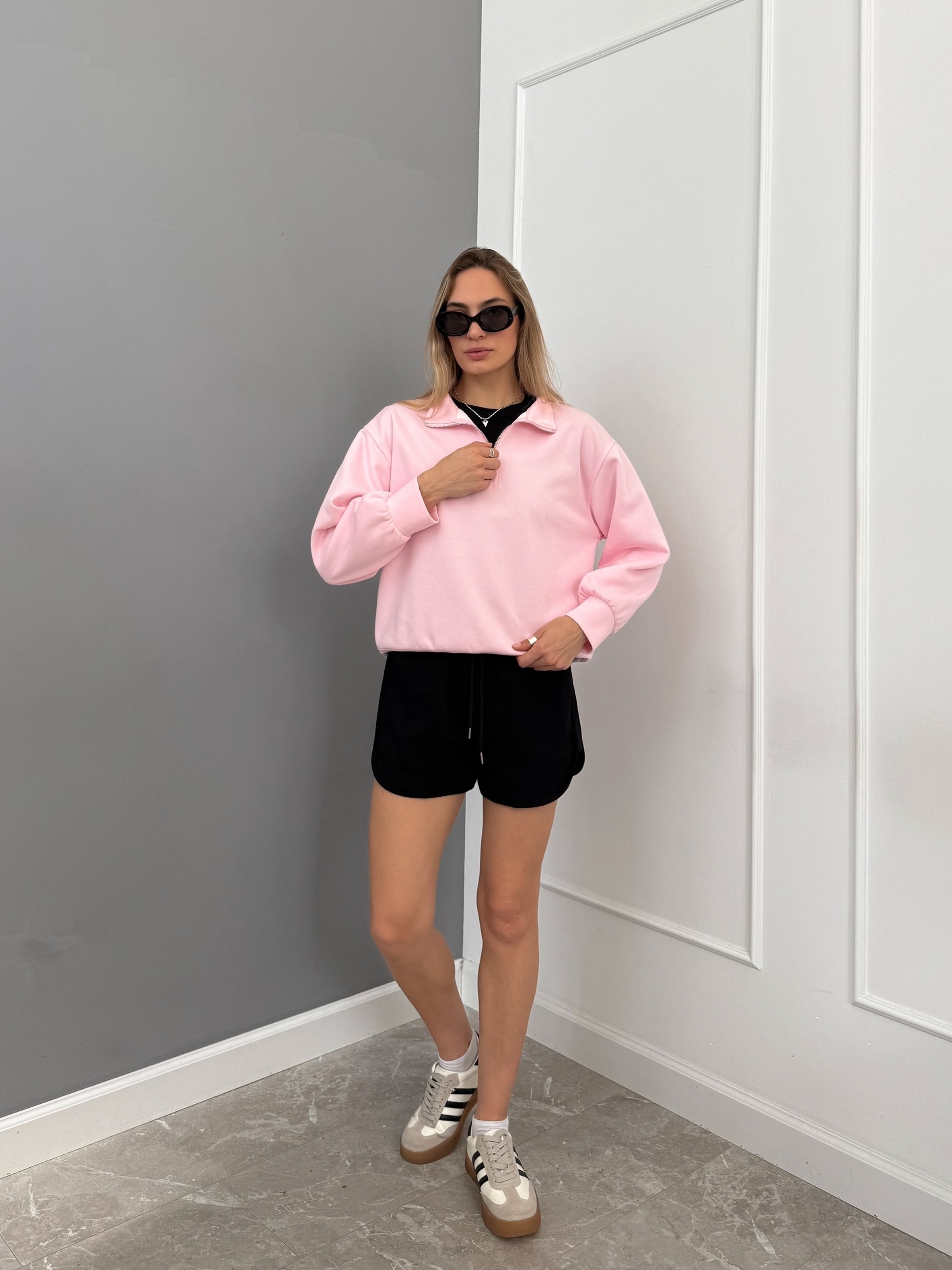 Свитшот korea 1901 ворот на замке