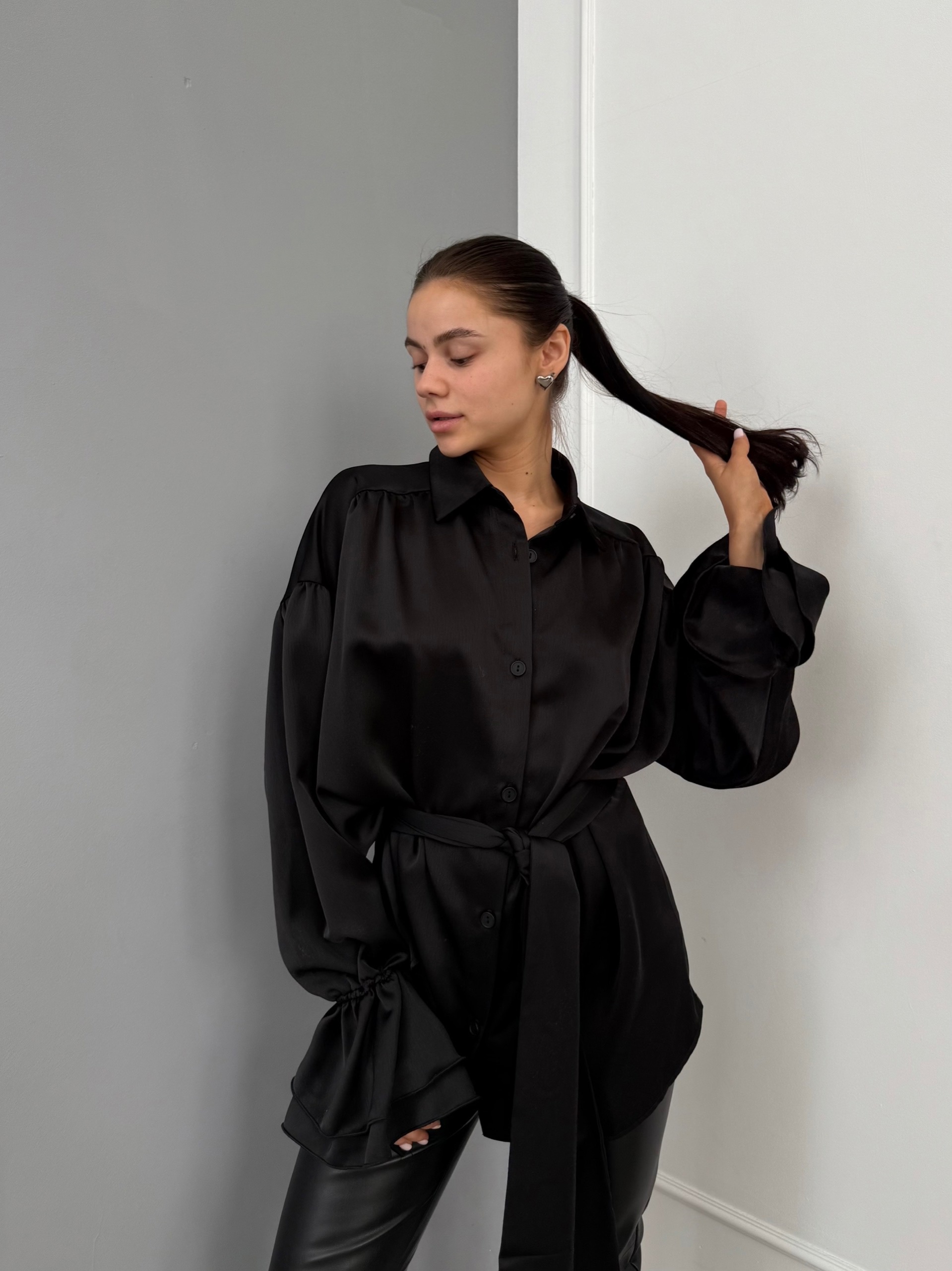 Блуза A.Studio 926 атлас с поясом