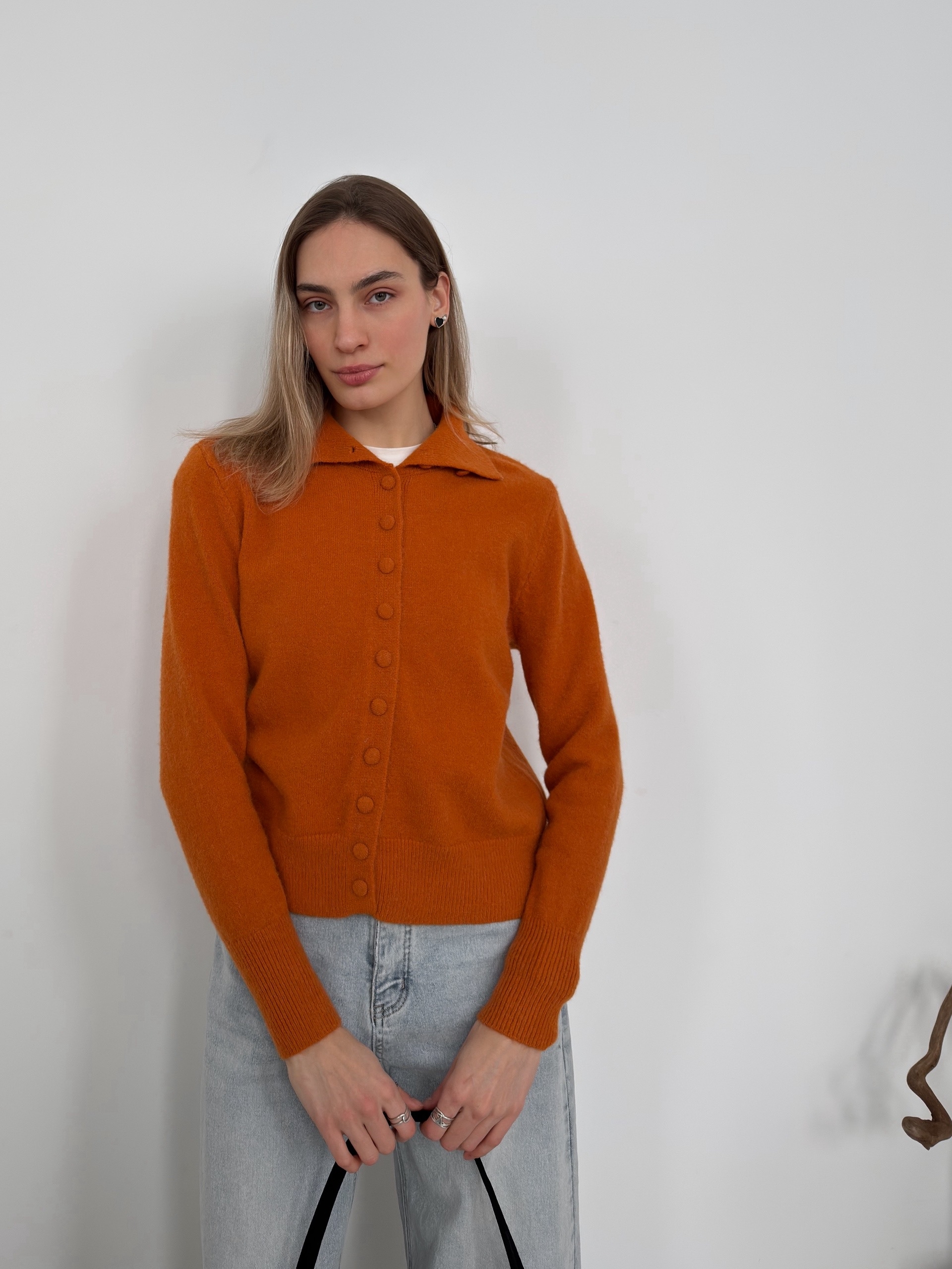 Кардиган MC STUDIO 2038 мягкие пуговки высокий ворот