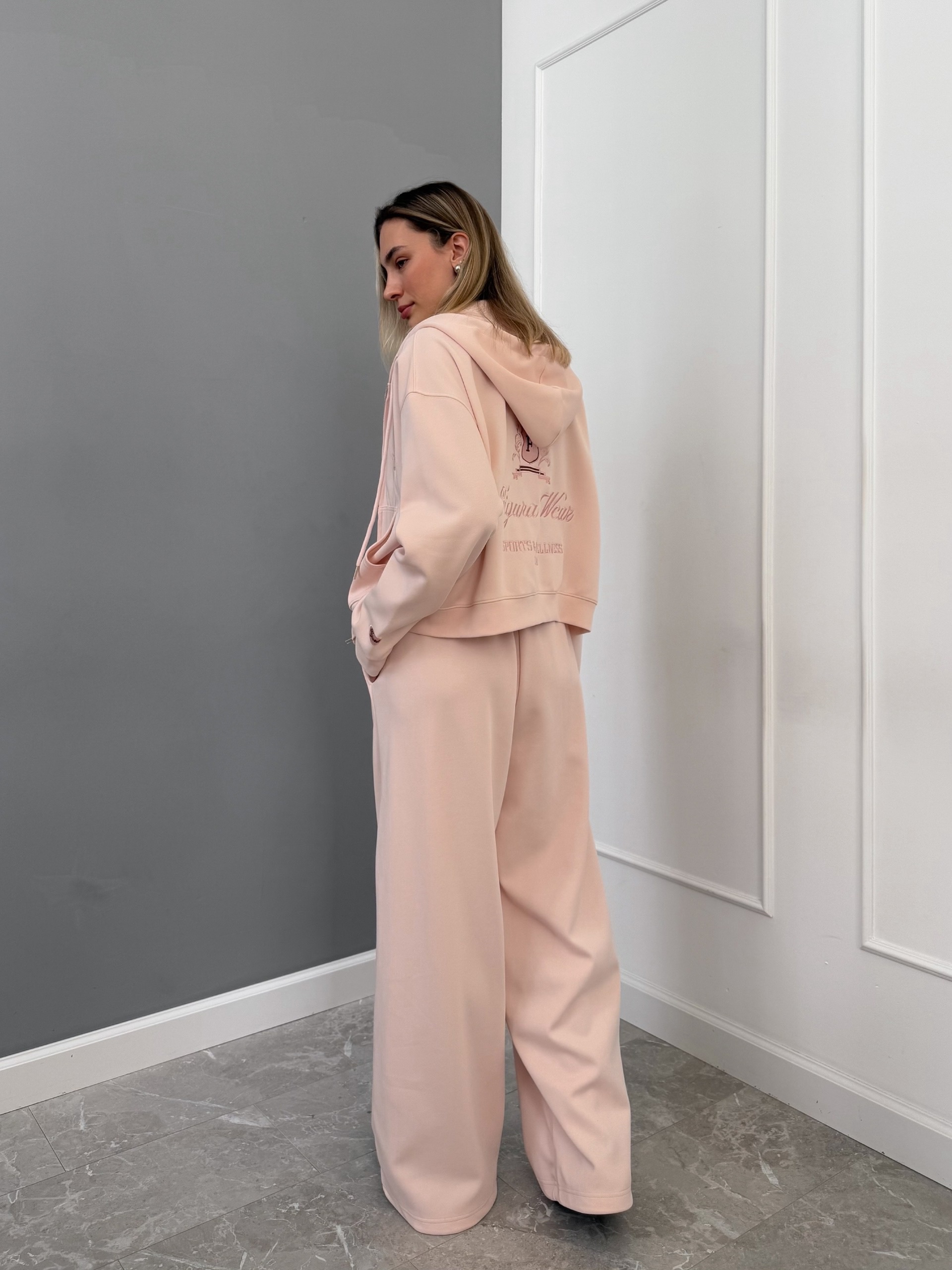 Костюм Korea 291095 толстовка на молнии надпись Figura wear+кюлоты на кулиске