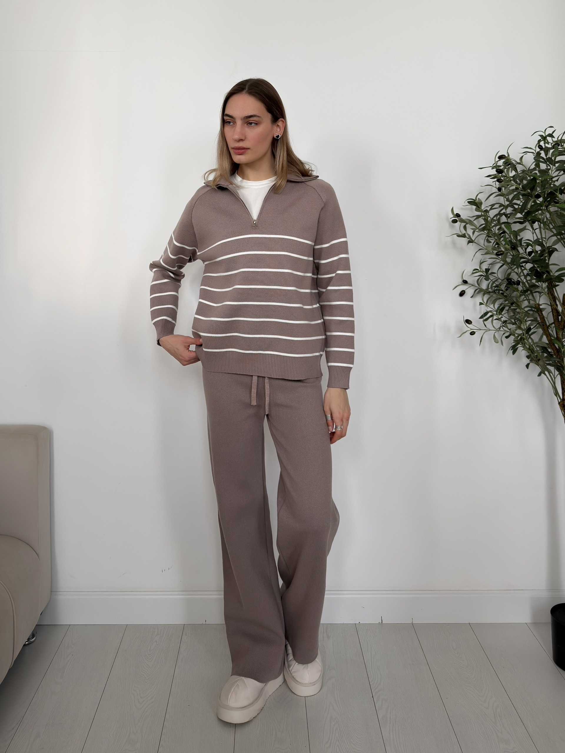 Костюм Korea 716 поло на замке в полоску+брюки