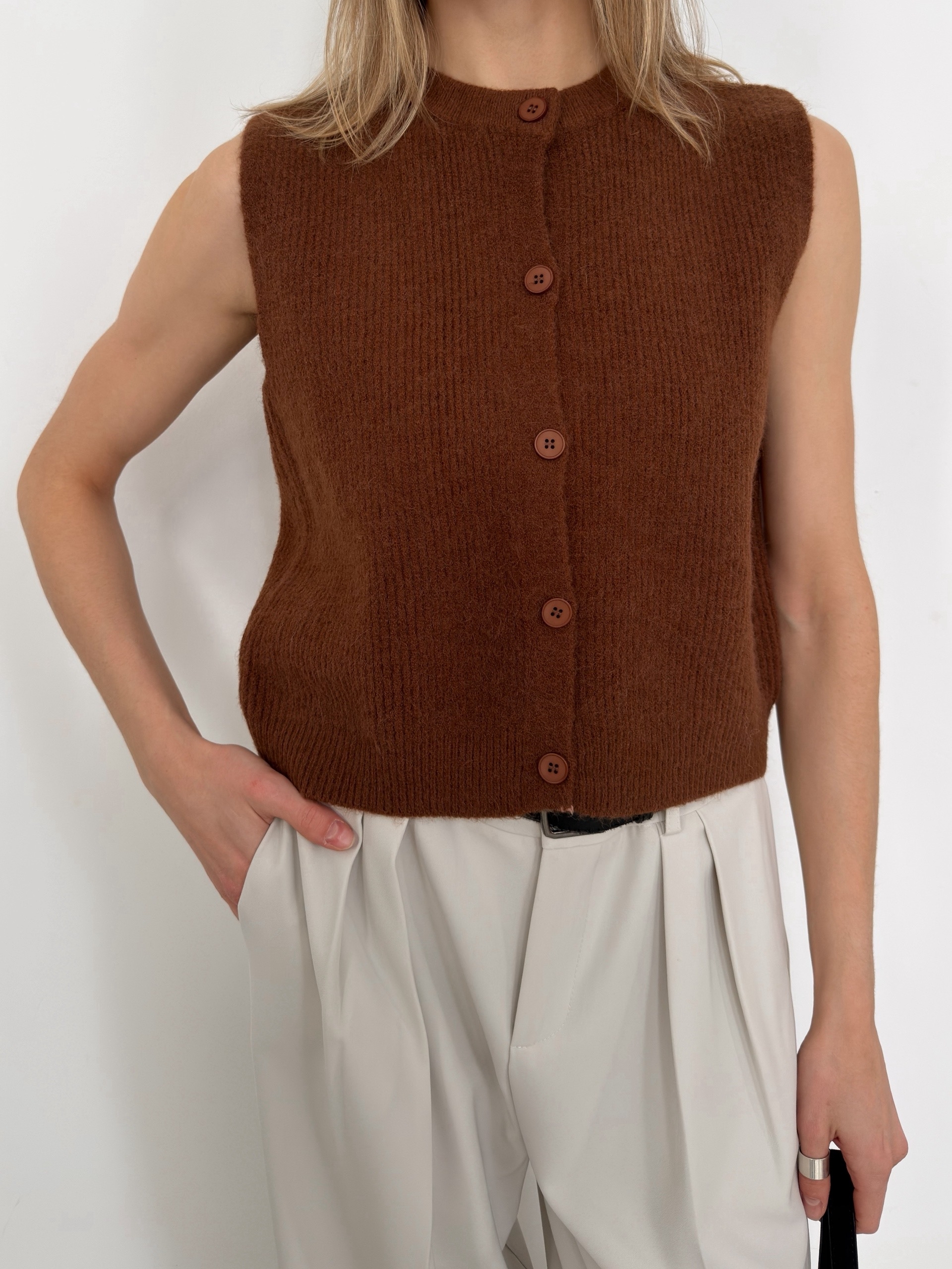 Жилет 308 в рубчик трикотаж