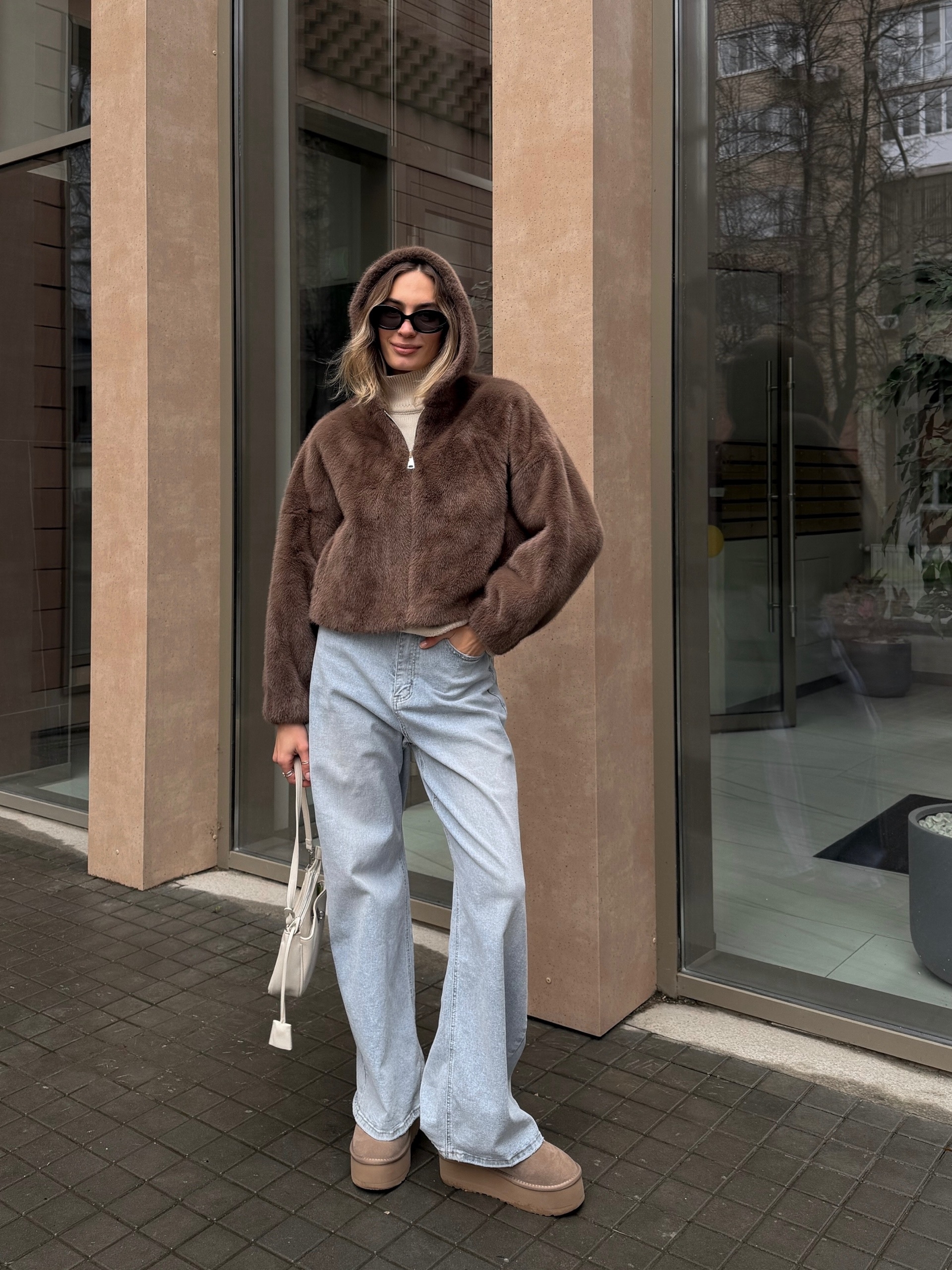 Шубка G93 на молнии с капюшоном