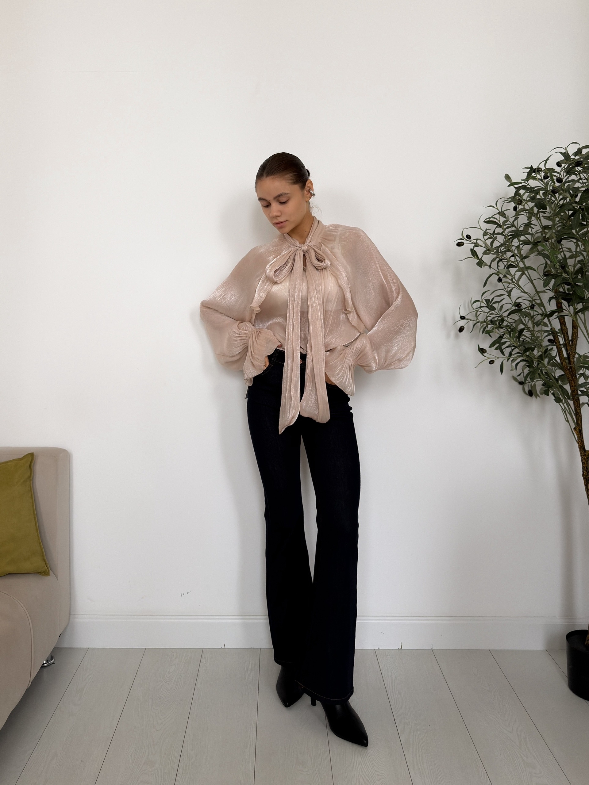 Блуза Soll легкая завязки на вороте перламутр