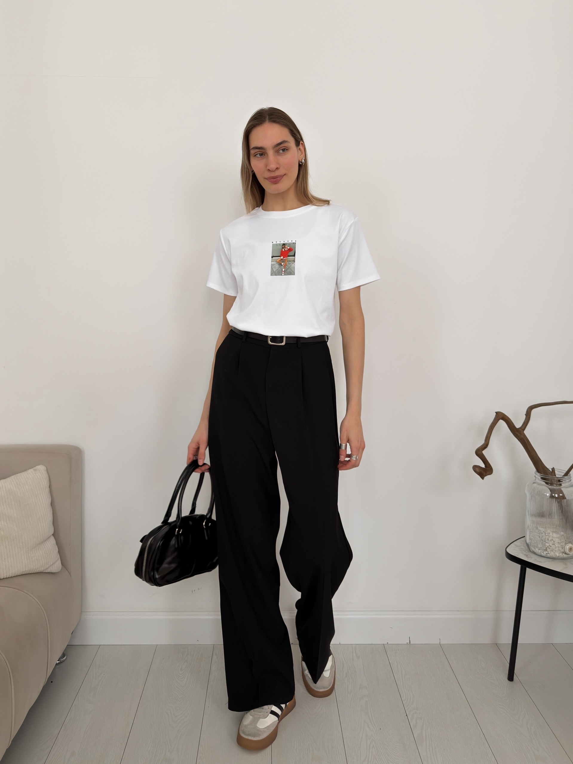 Футболка Korea 8268 Because  девушка