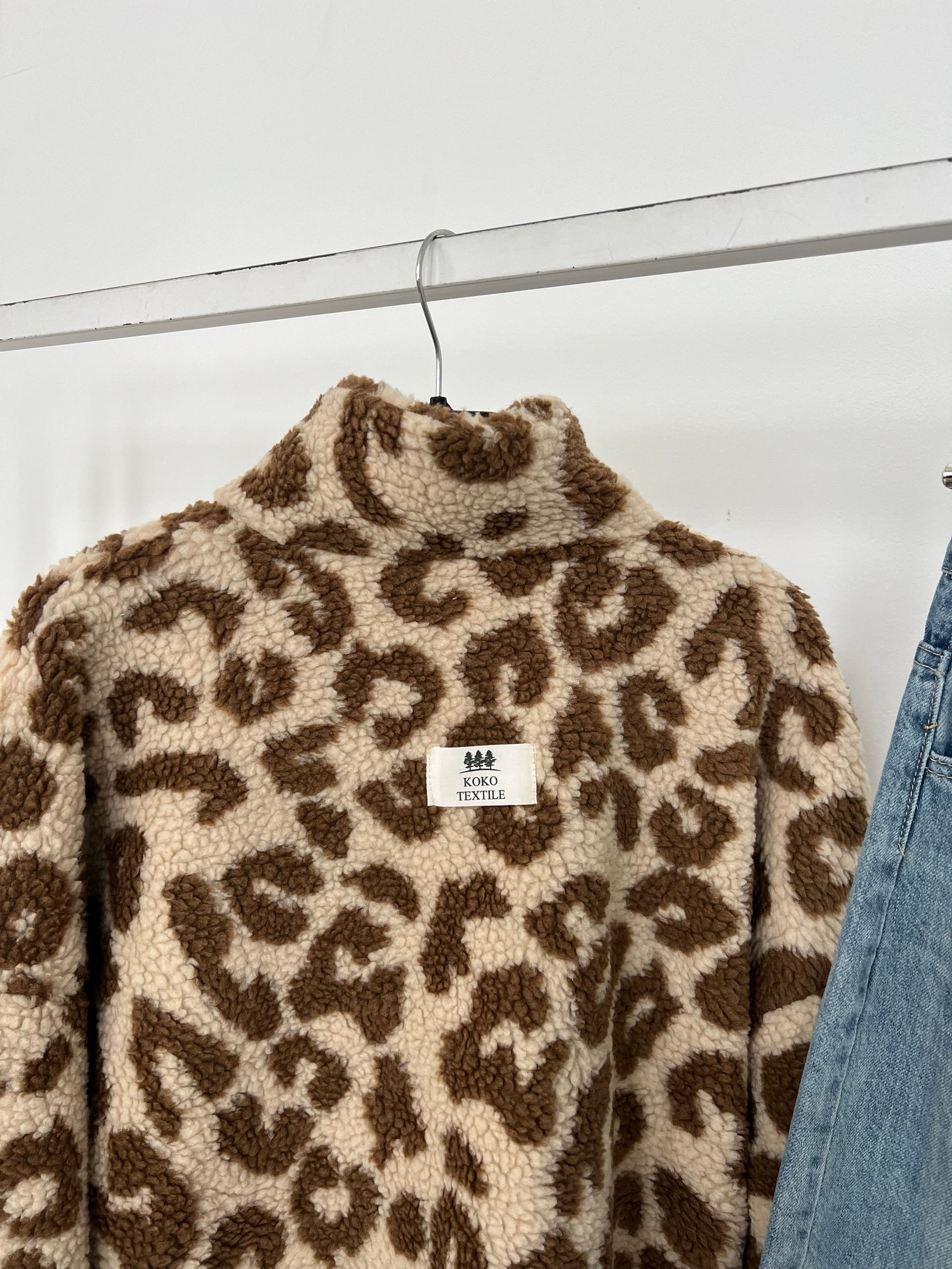 Бомбер Koko плюшевый принт