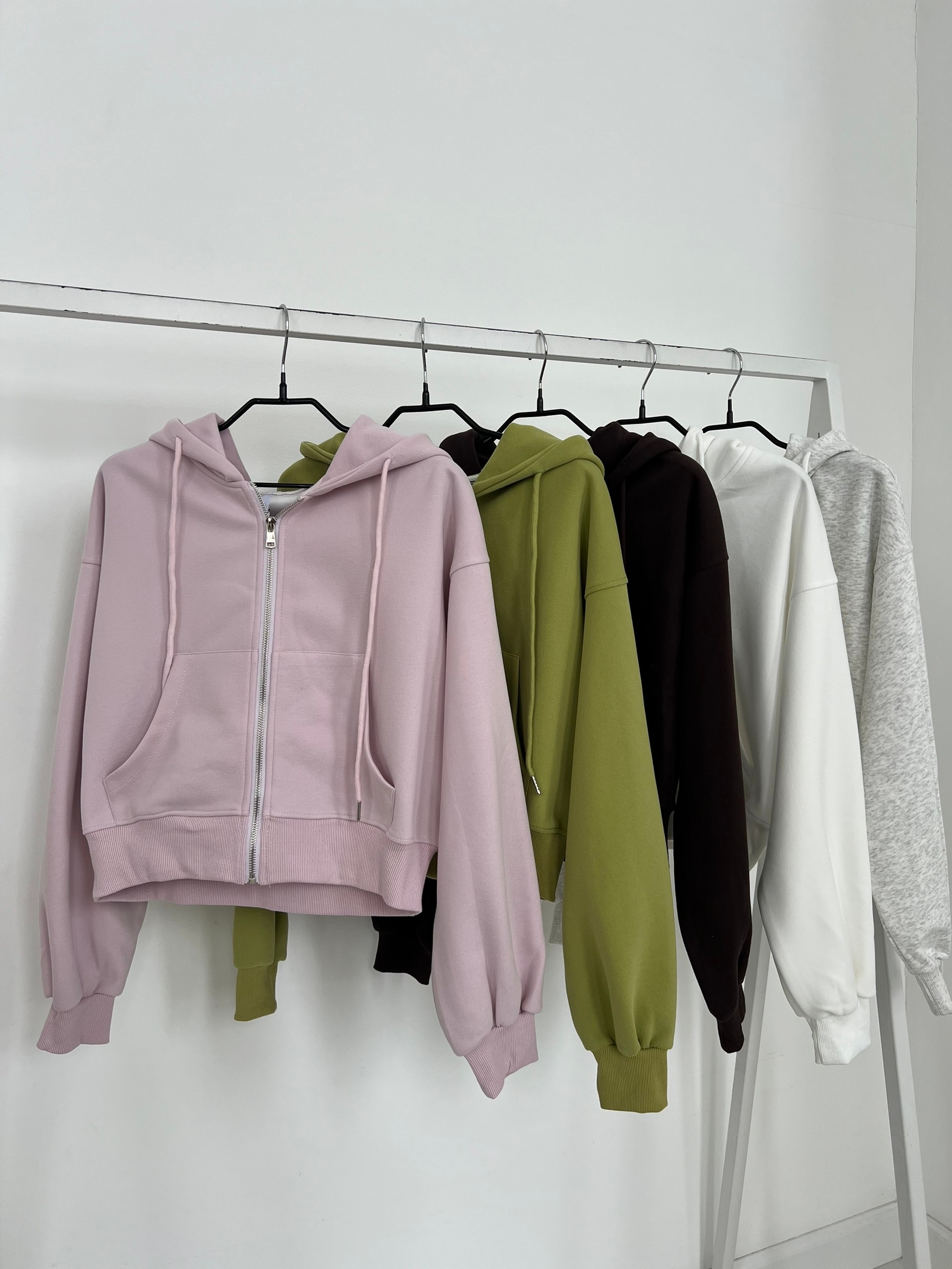 Кофта W 9522 на замке с капюшоном