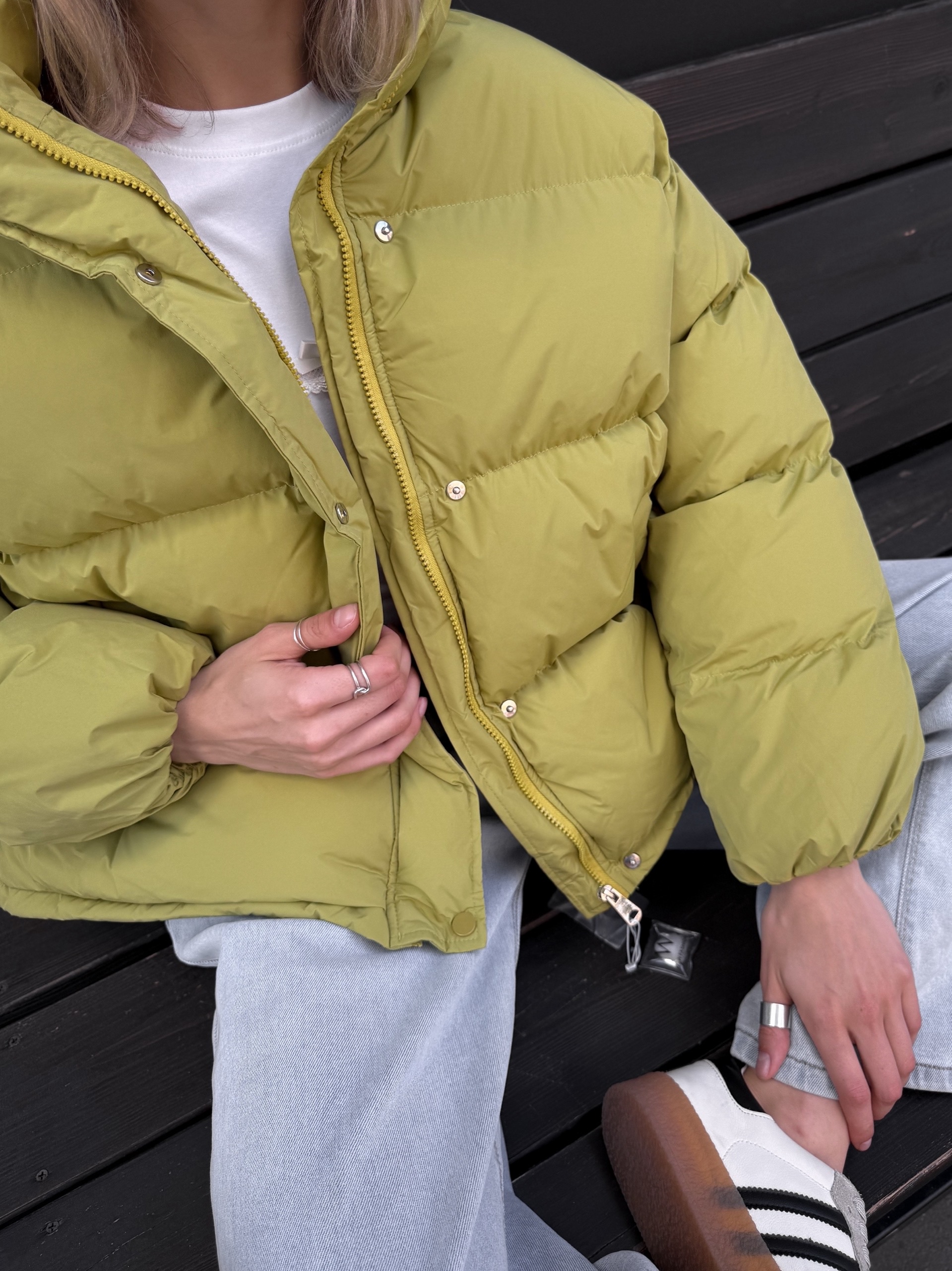 Куртка W 5886 короткая затяжки снизу