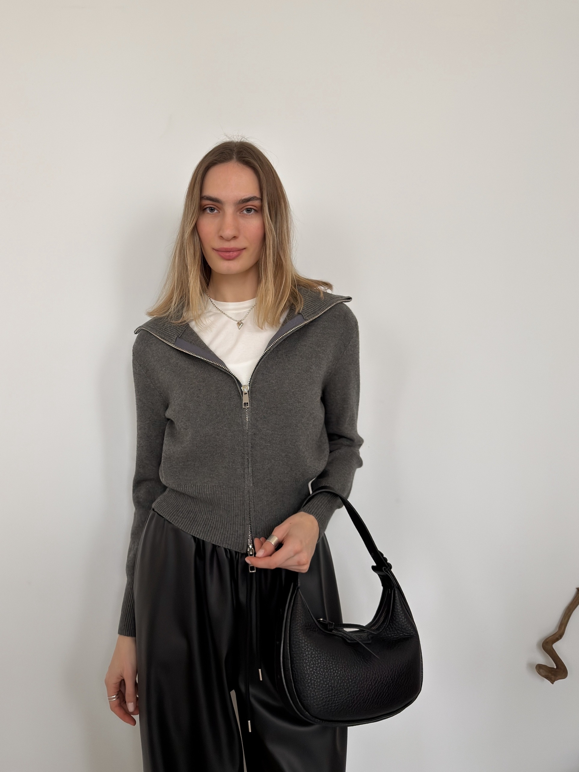 Джемпер на молнии низ рубчик