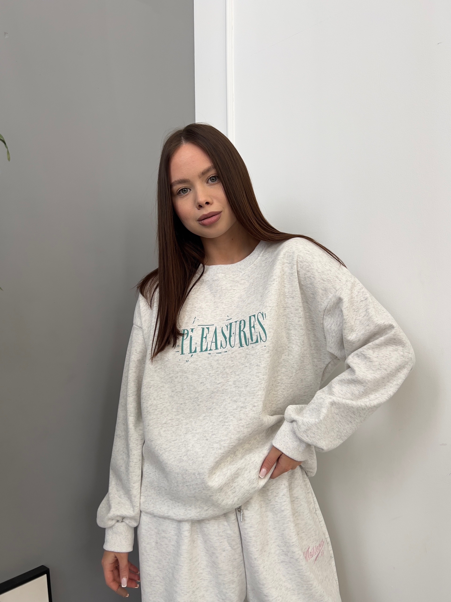 Свитшот Metesi надпись Pleasures