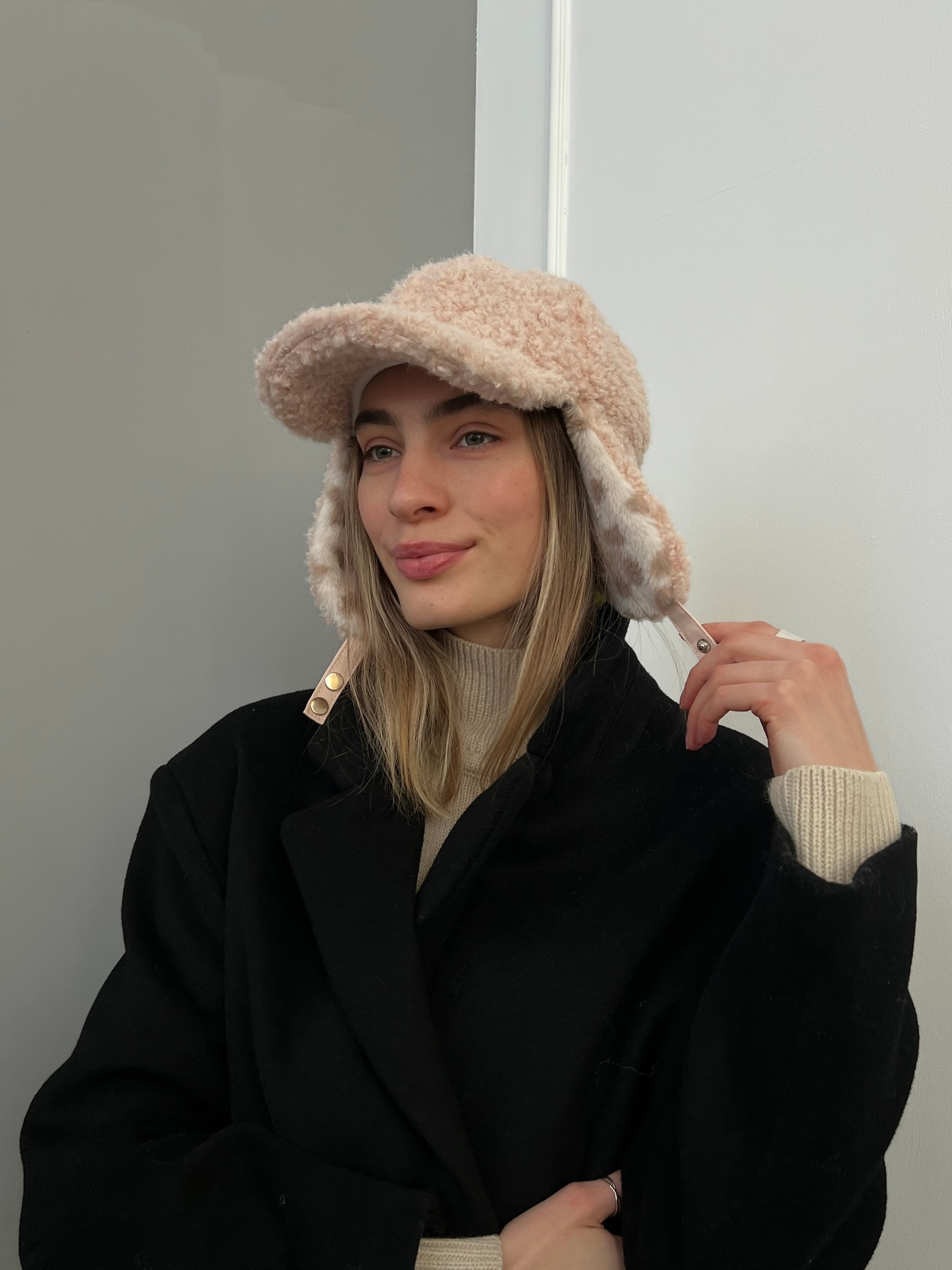 Кепка ушанка разный принт