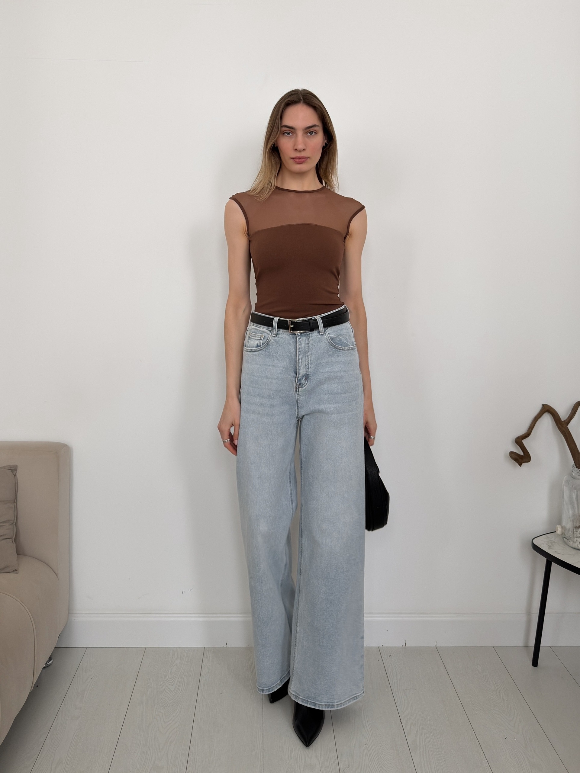 Майка с чашечками с сеткой