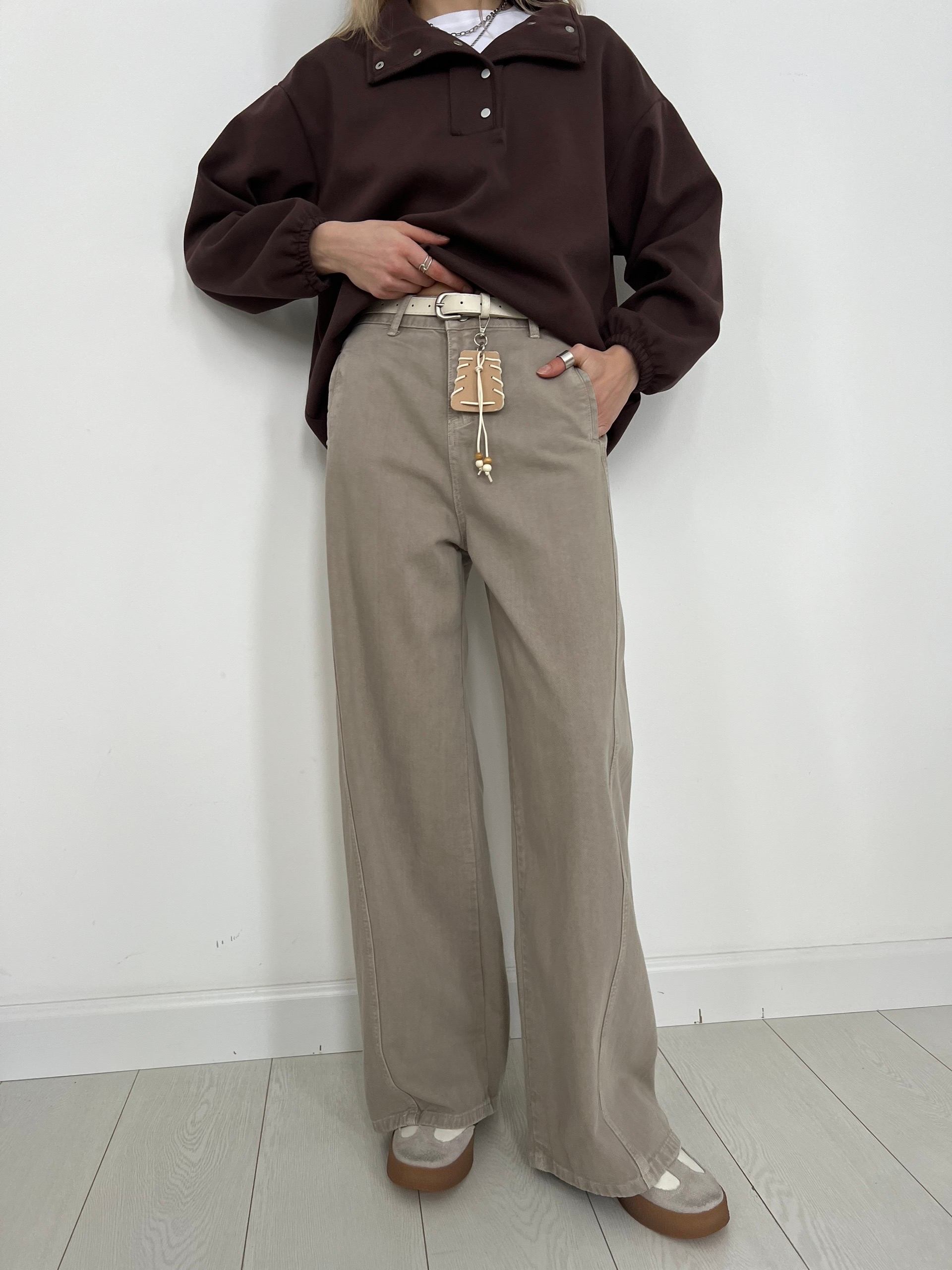 Джинсы W z6975 широкие с ремнем