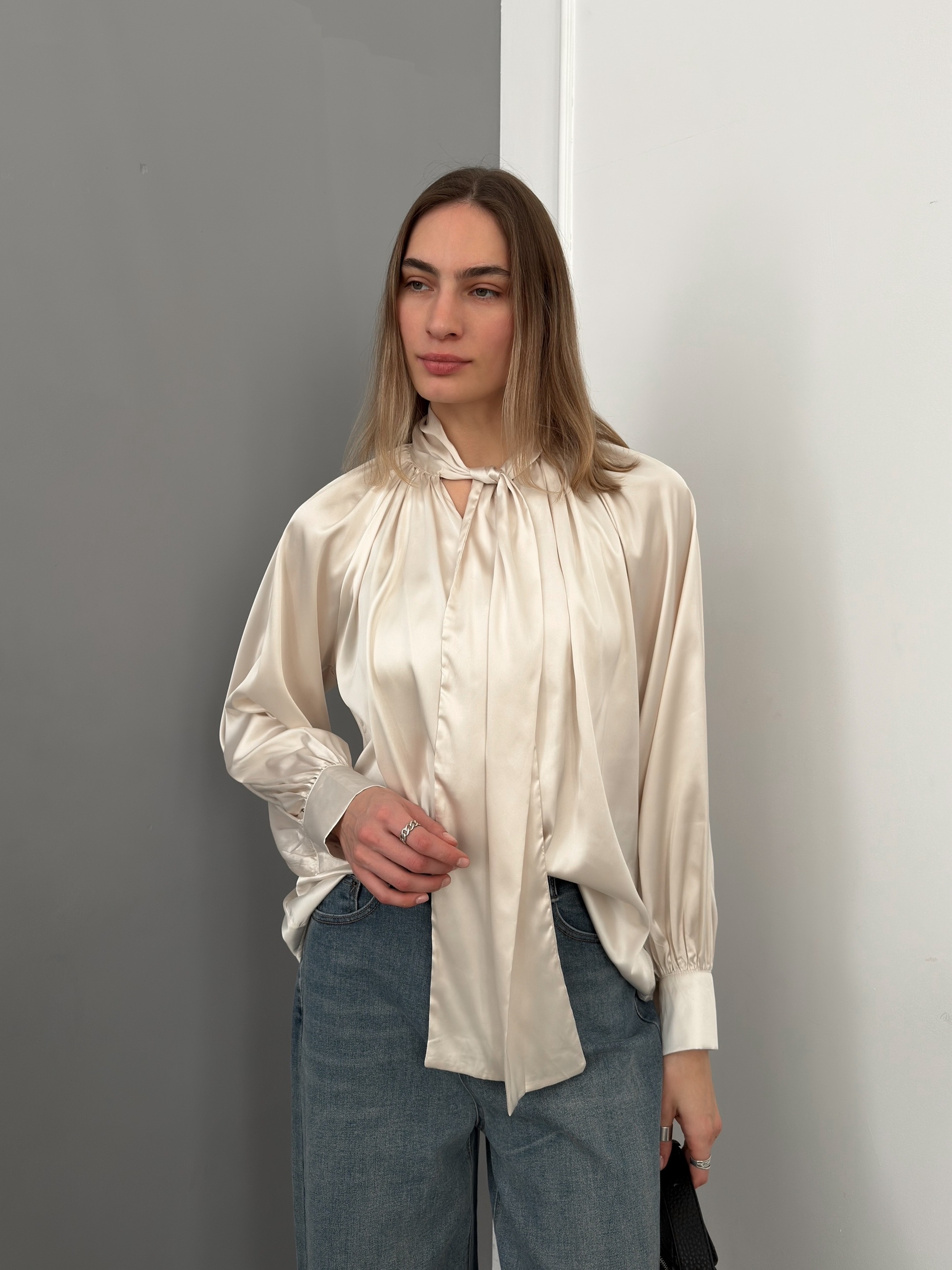 Блуза шелк 25134 завязки на вороте