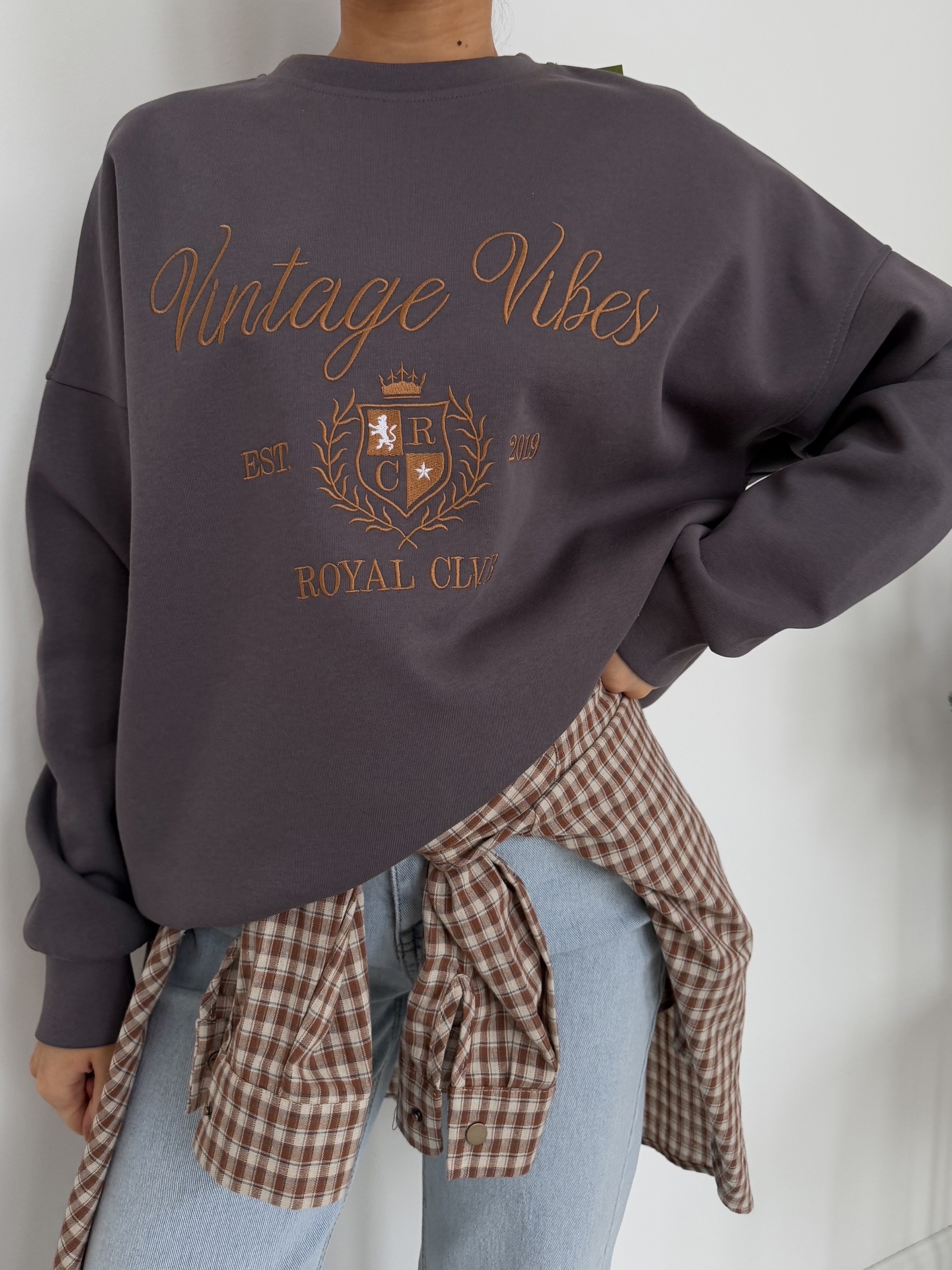 Свитшот W 9344 Vintage Vibes удлиненный