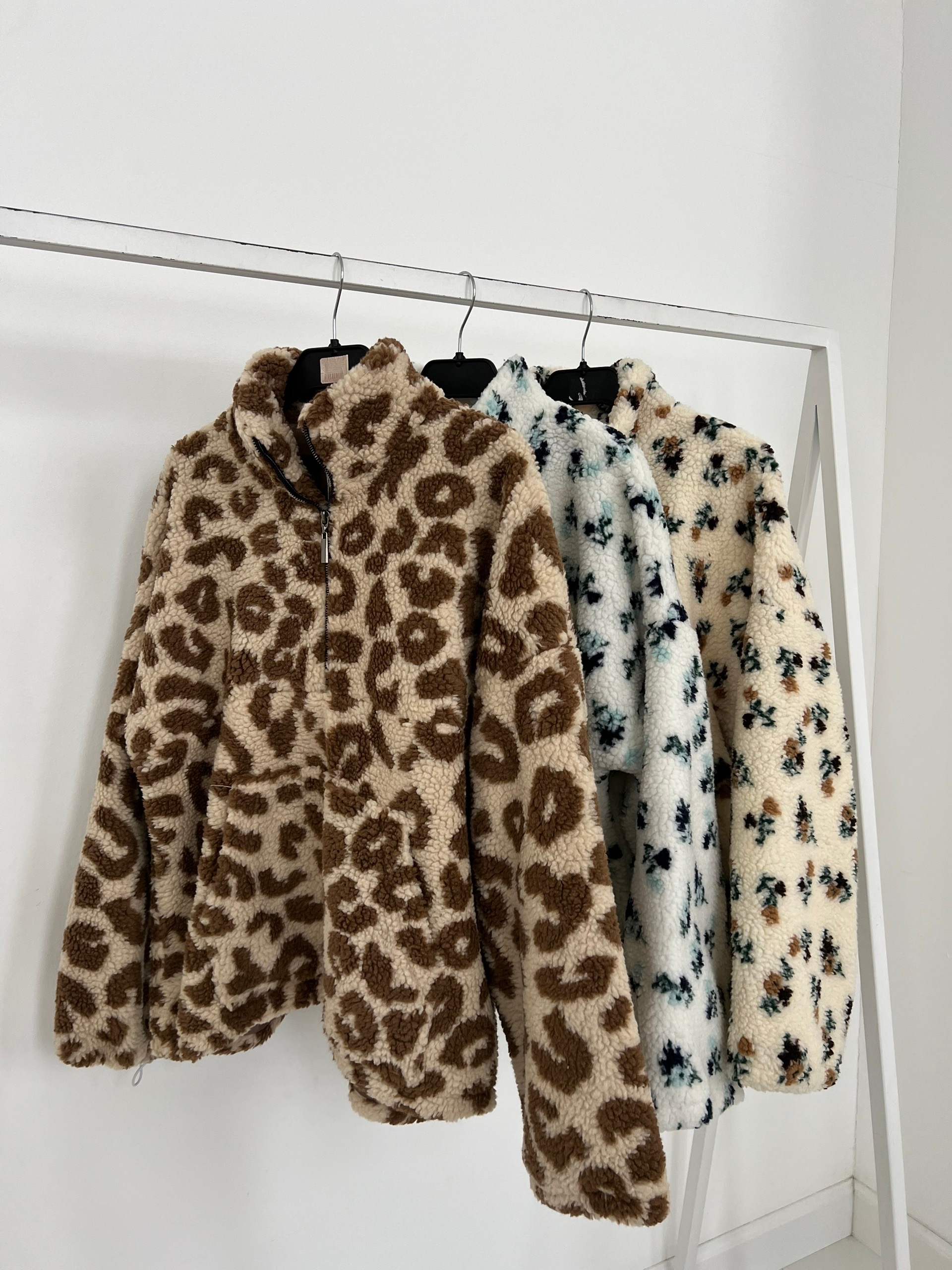 Бомбер Koko плюшевый принт