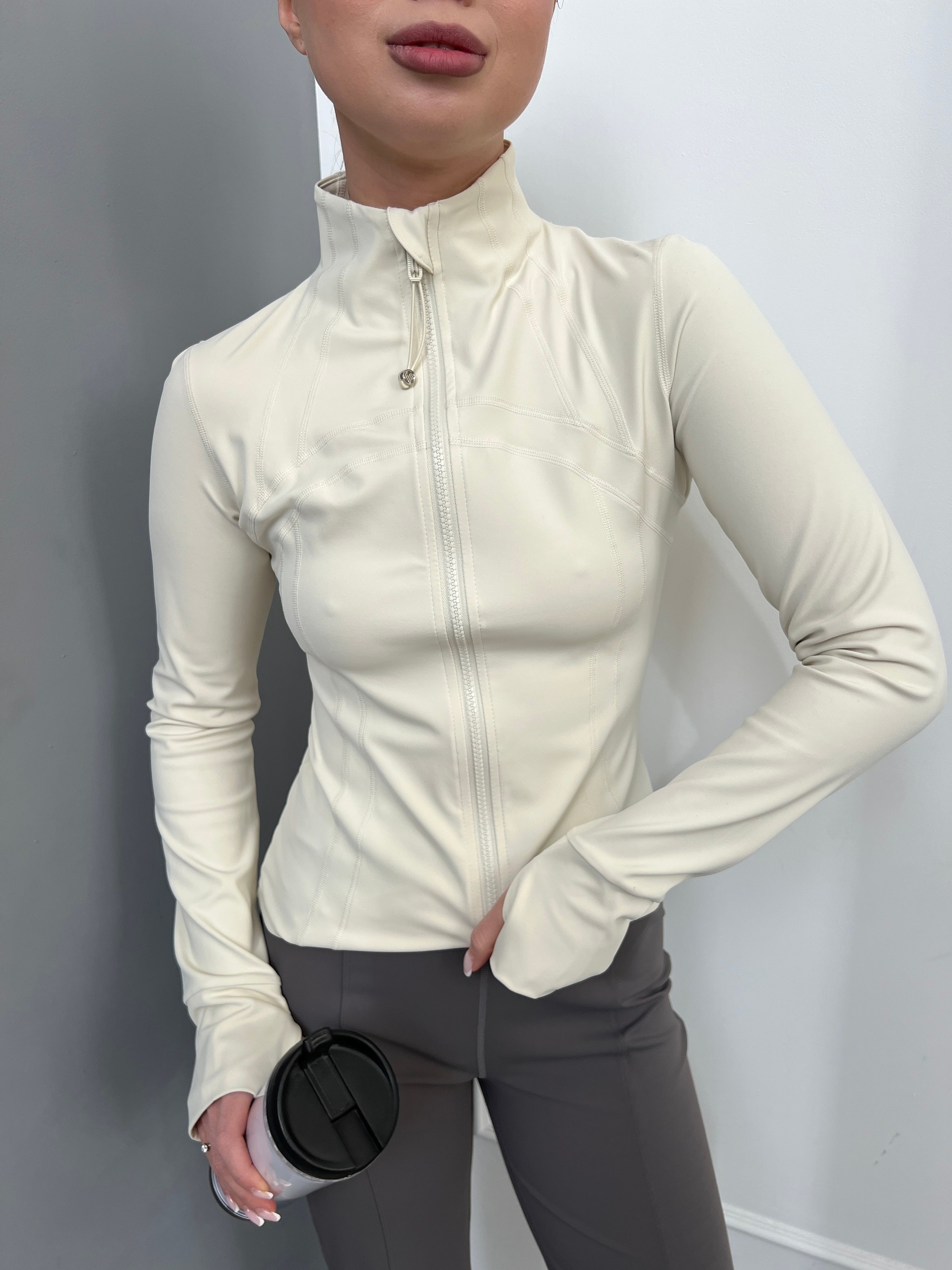 Кофточка Creora 5031 на молнии