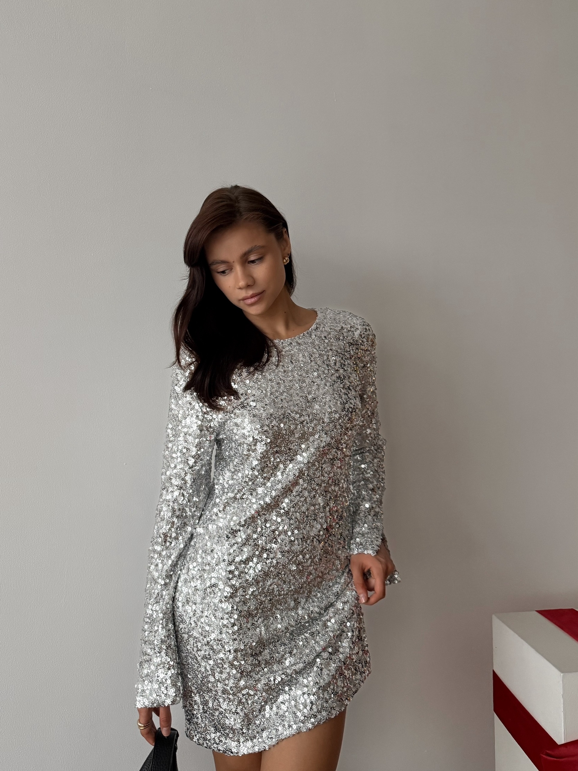 Платье Miss Diva 50520 паетки вырез на спине