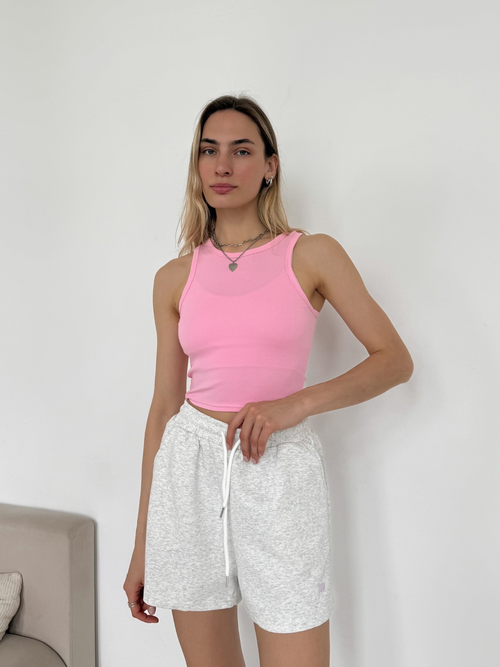 Шорты W 9428 вышита буква D