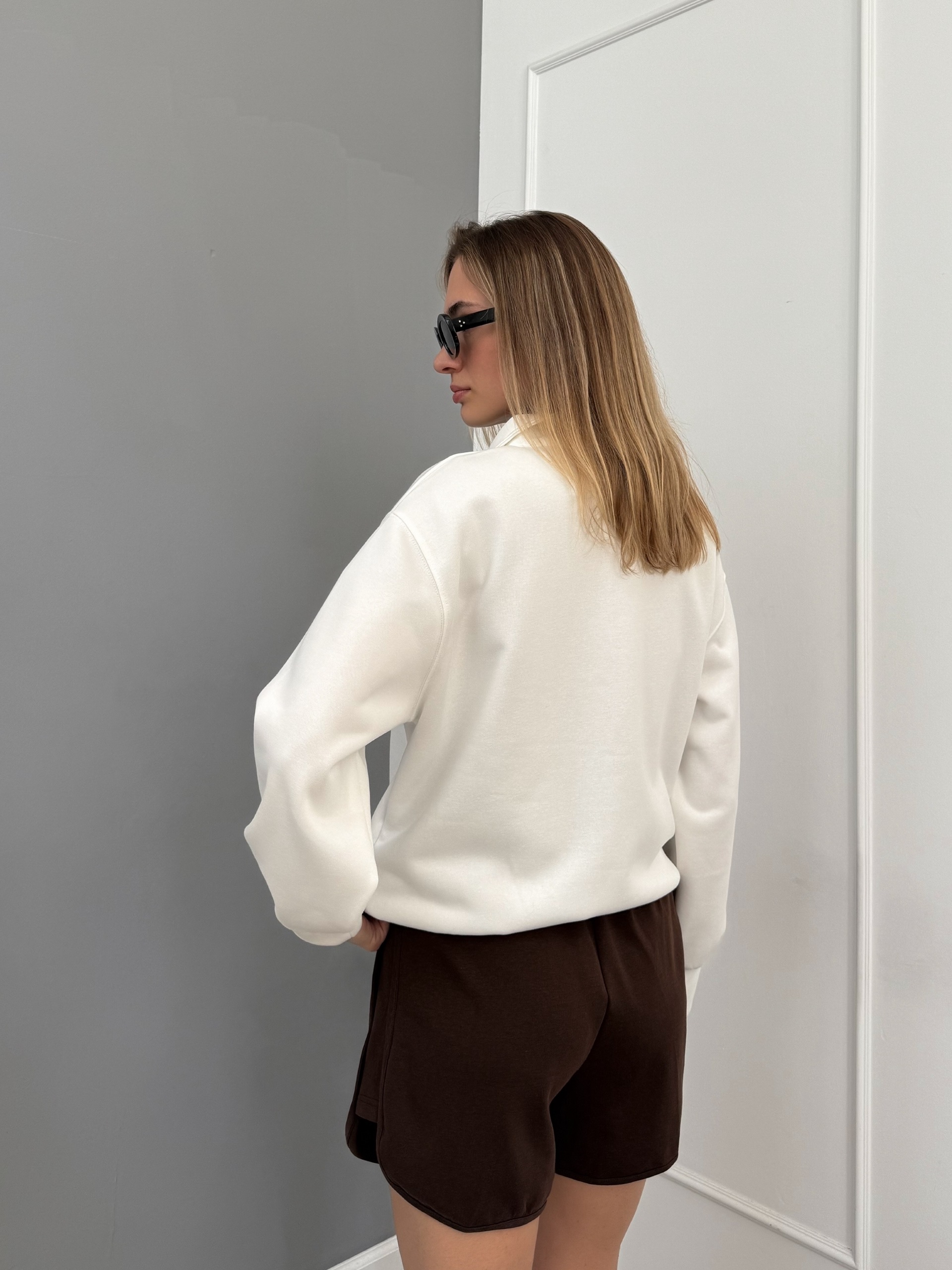 Свитшот korea 1901 ворот на замке