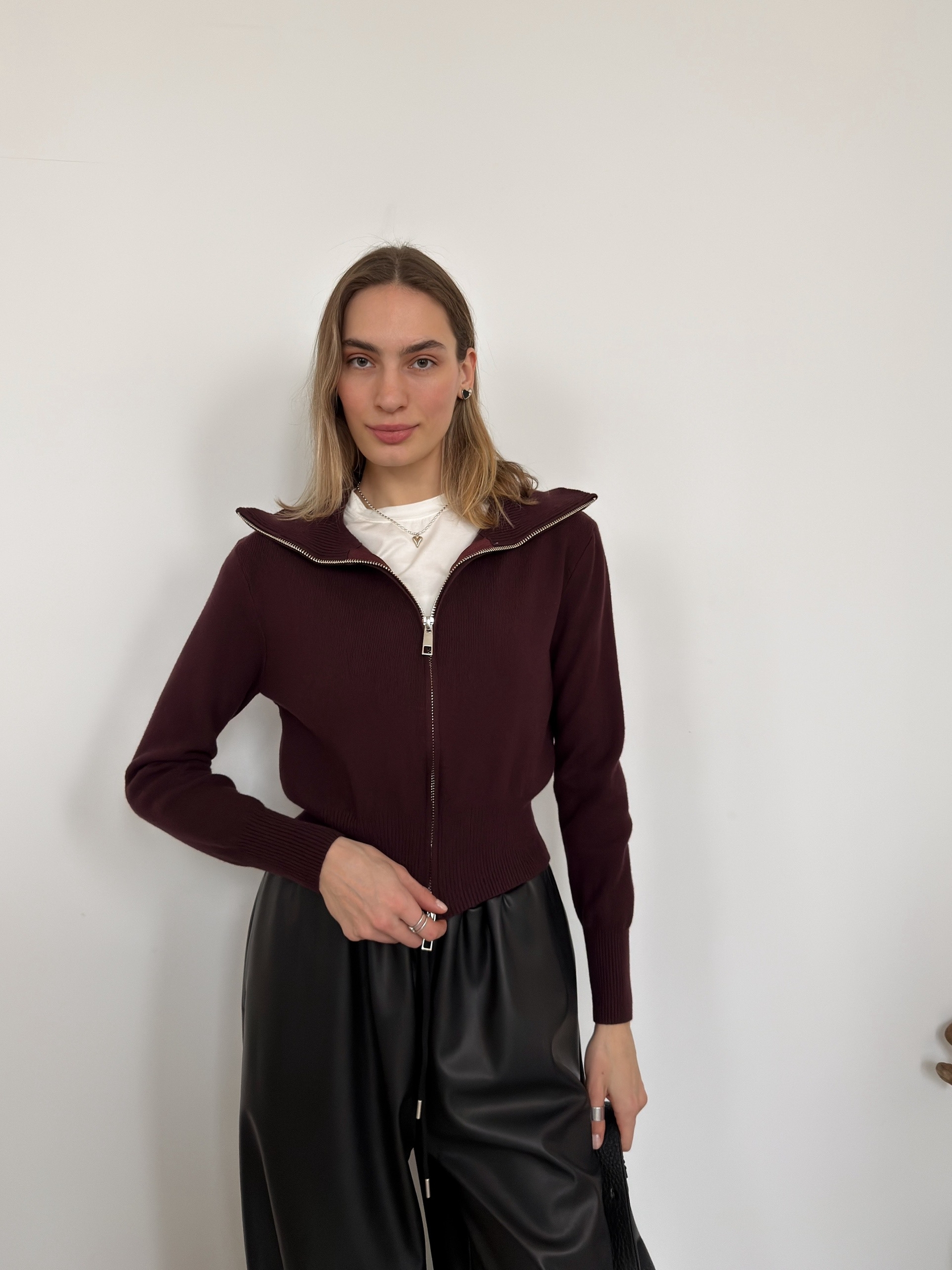 Джемпер на молнии низ рубчик