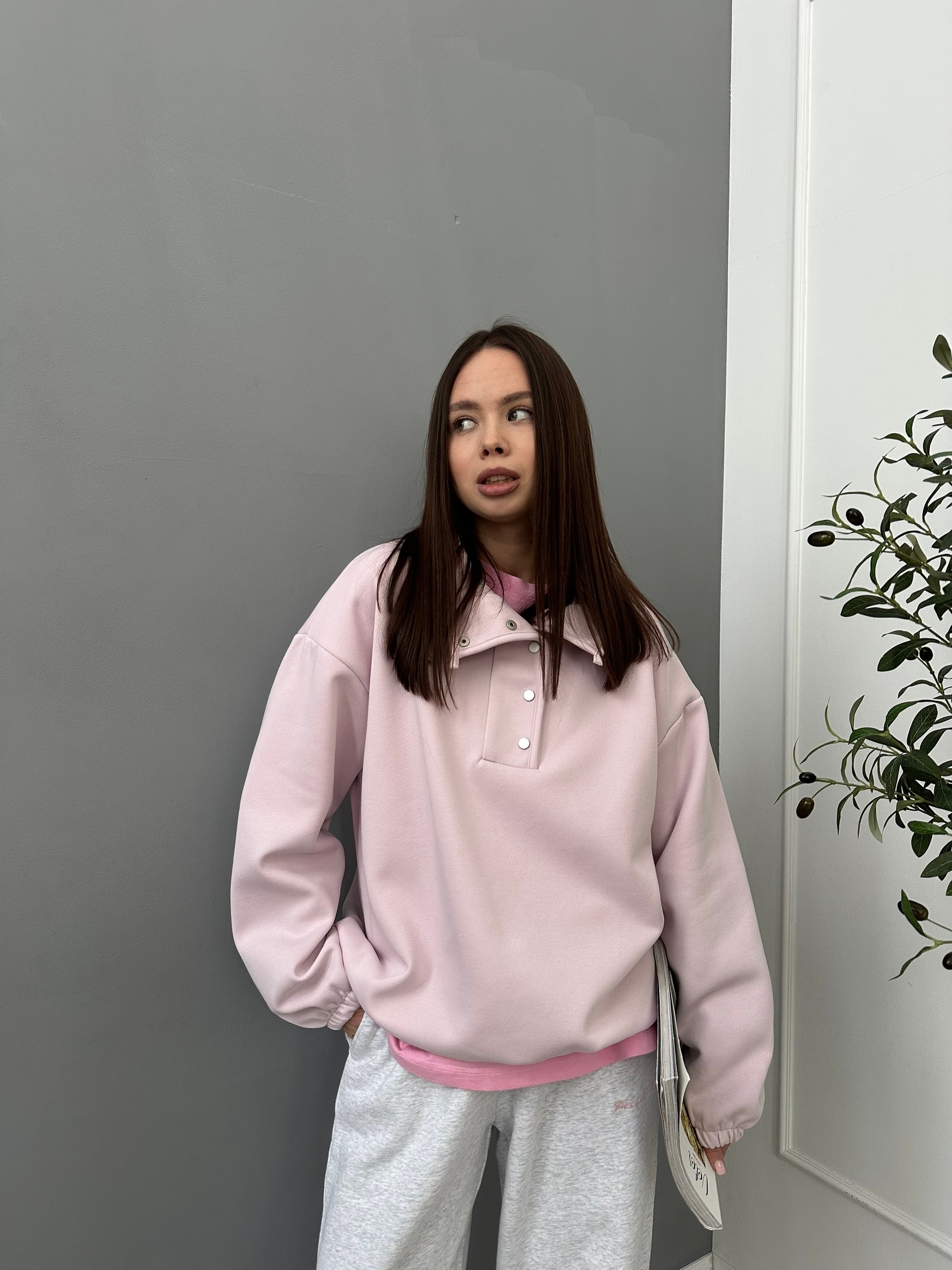 Свитшот W 9302 на заклепках