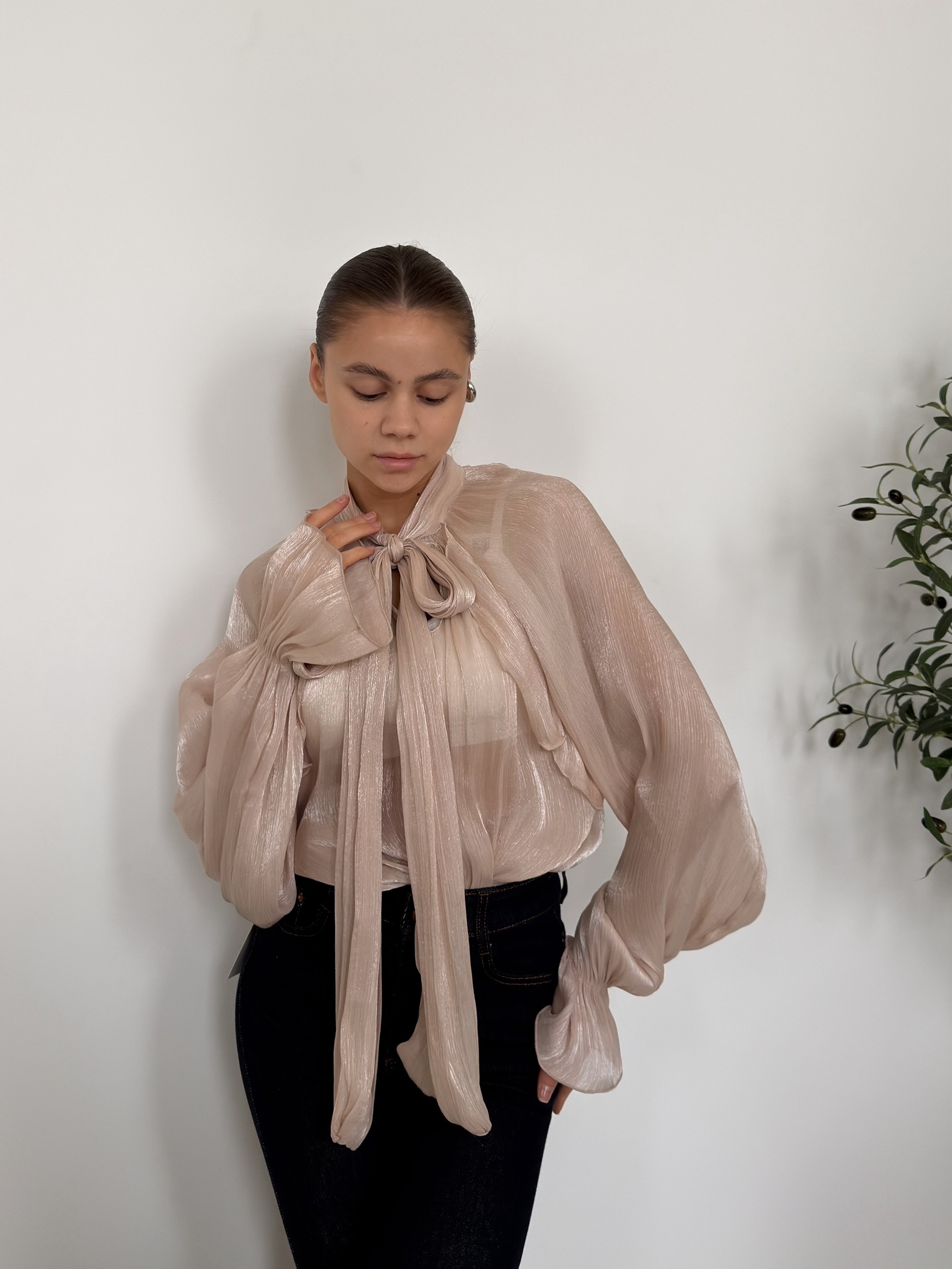 Блуза Soll легкая завязки на вороте перламутр