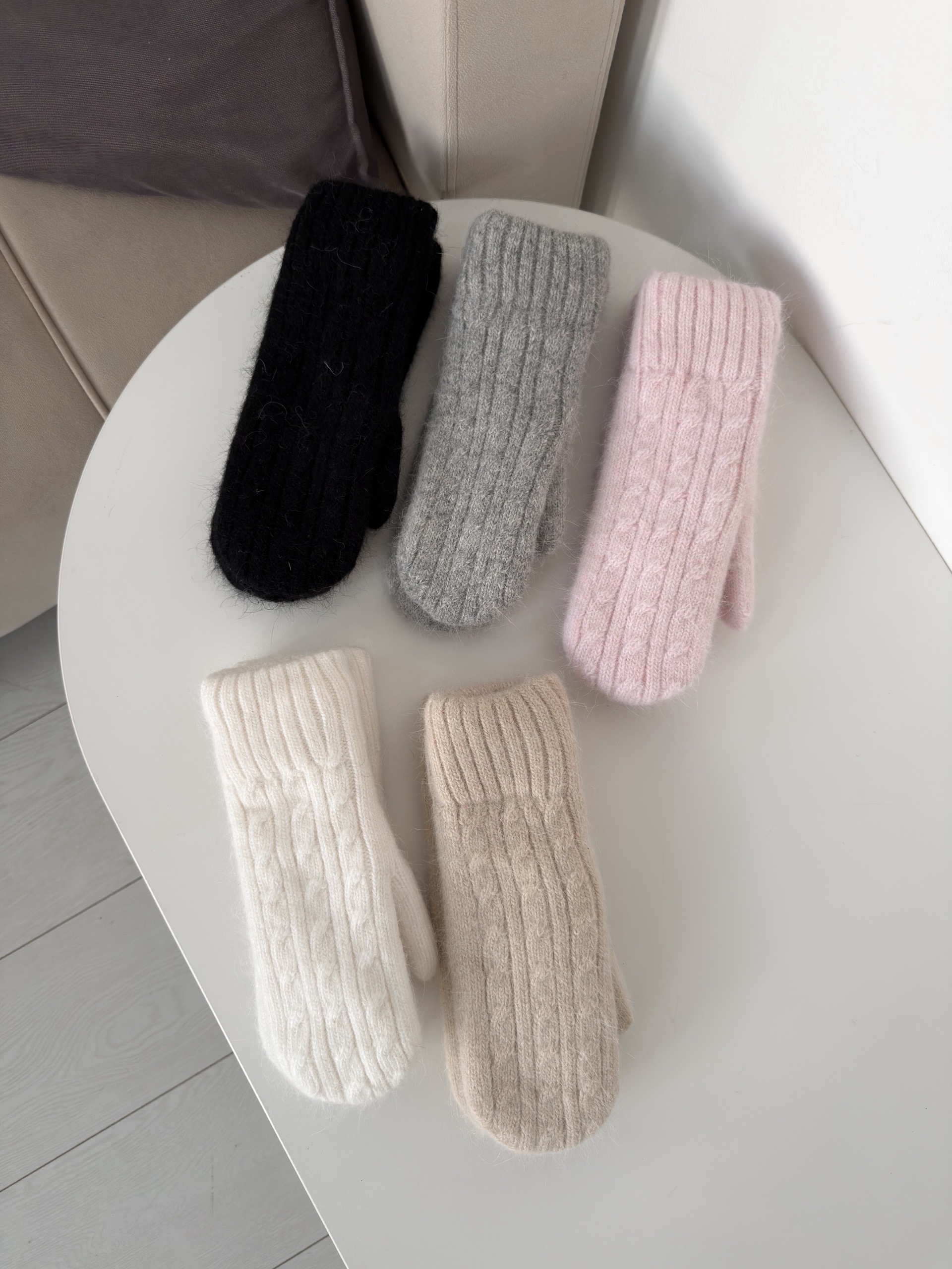 Варежки Клен 321 в рубчик+косичка