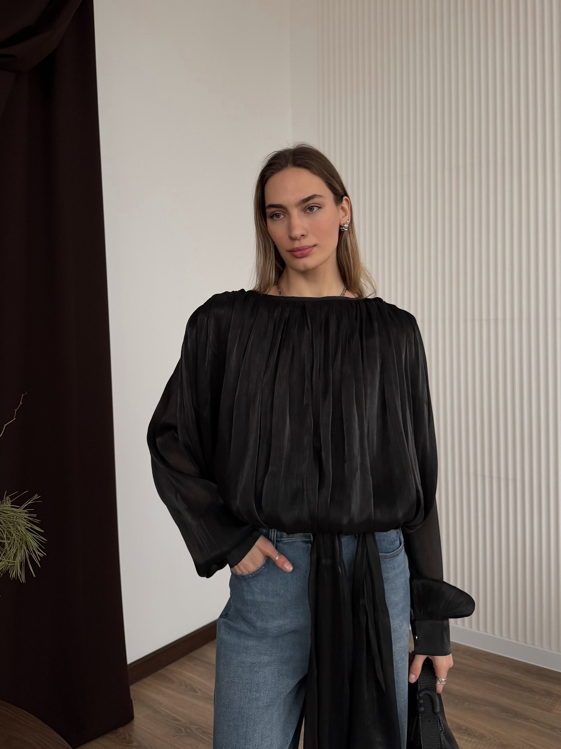 Блуза 2562 резинка снизу шлейф