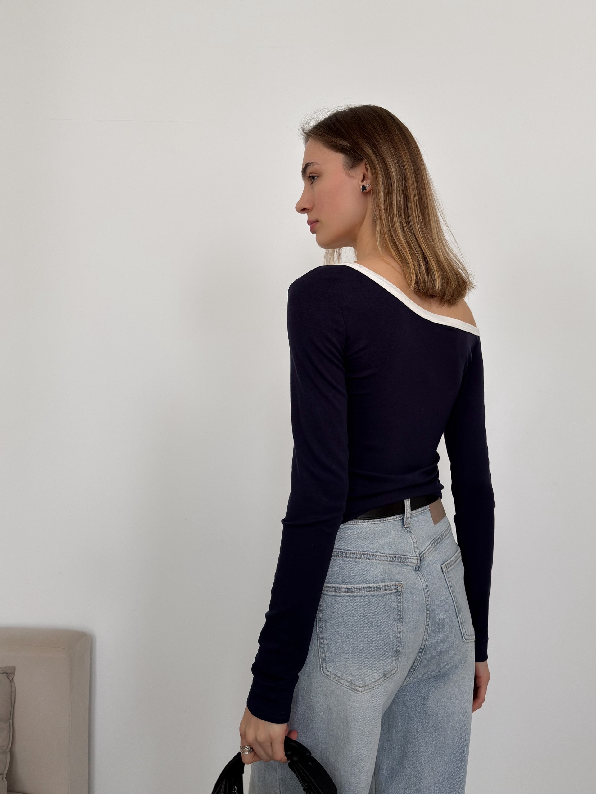 Лонгслив на одно плечо 90120