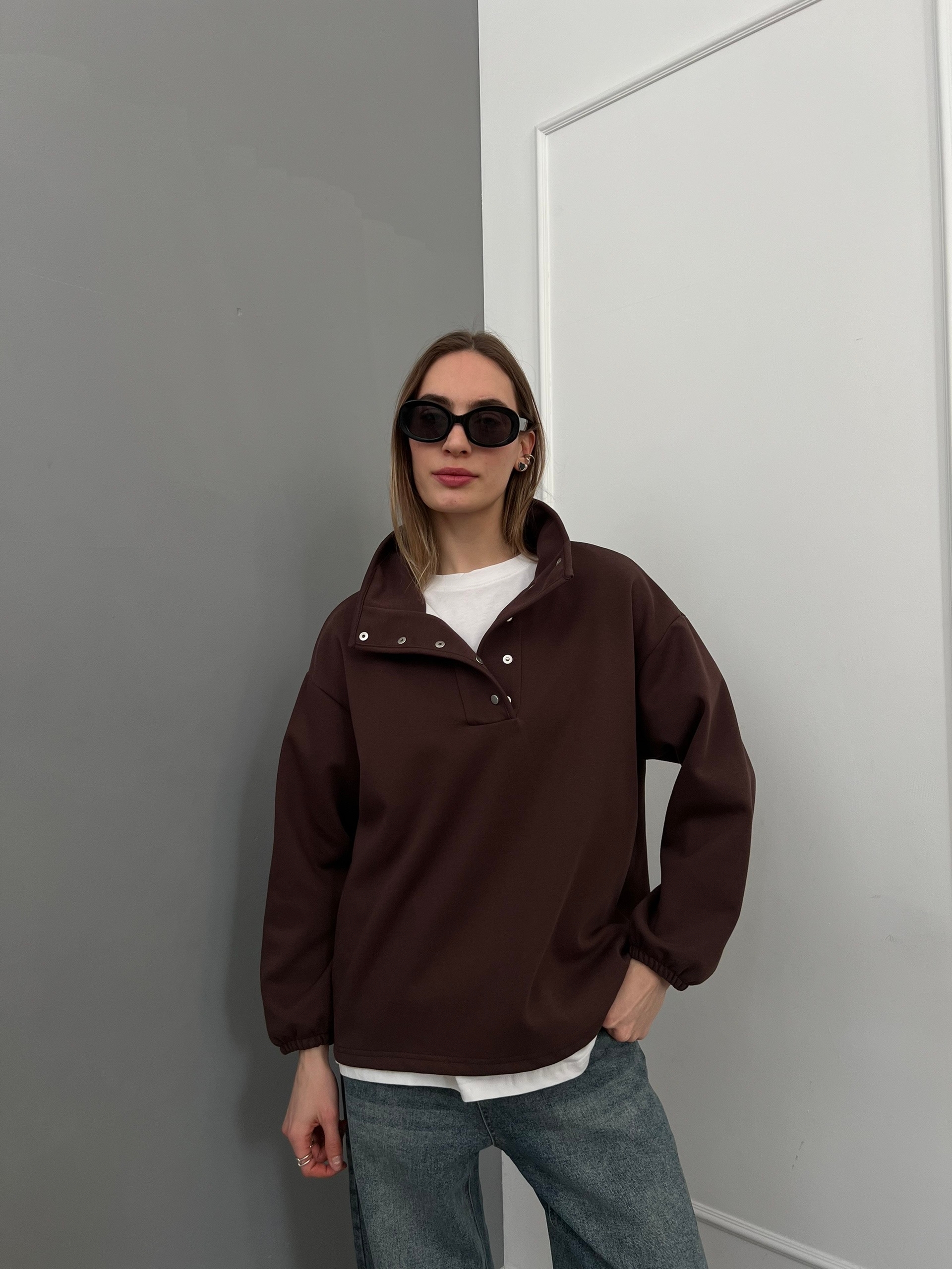 Свитшот W 9302 на заклепках