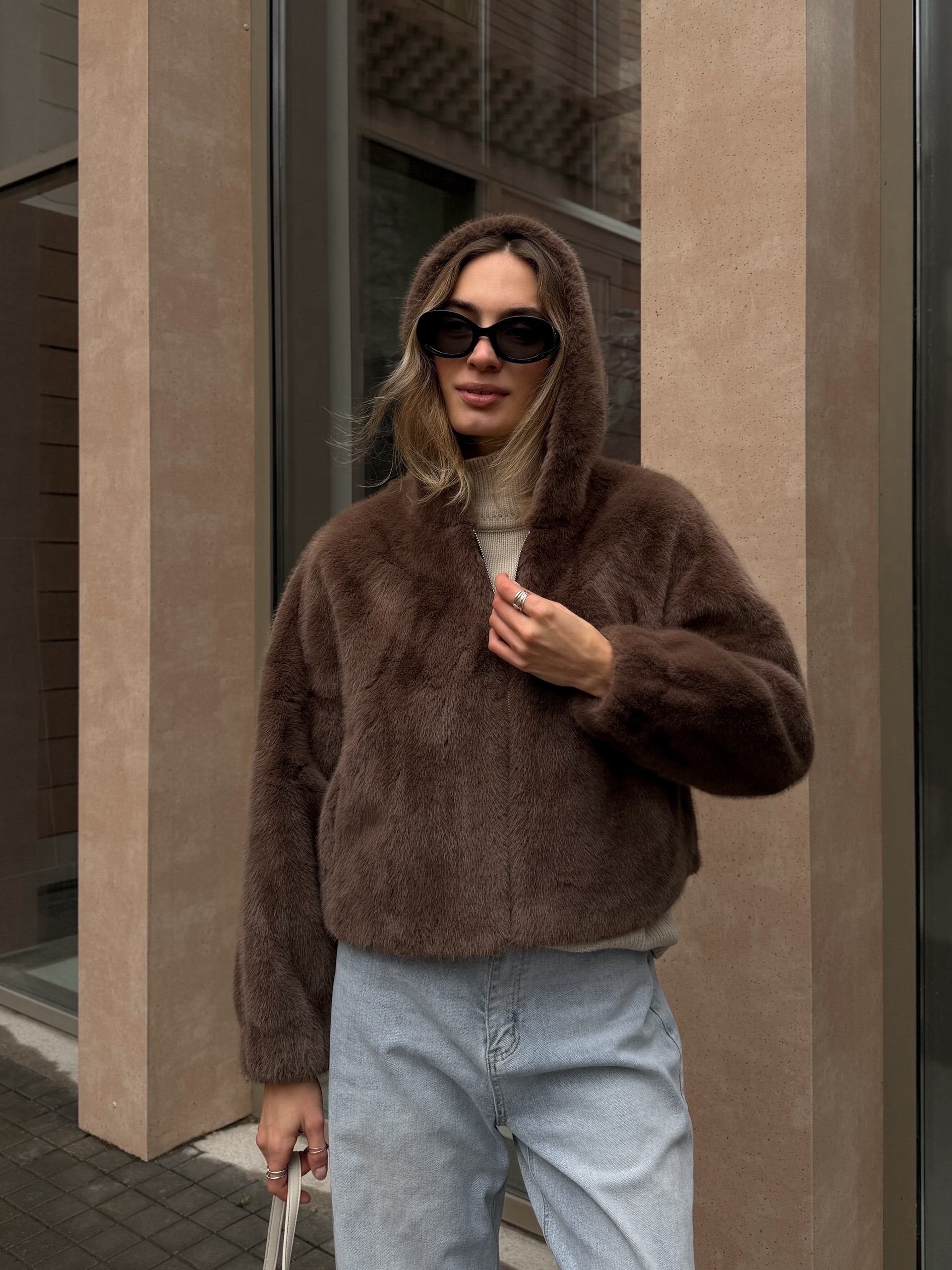 Шубка G93 на молнии с капюшоном