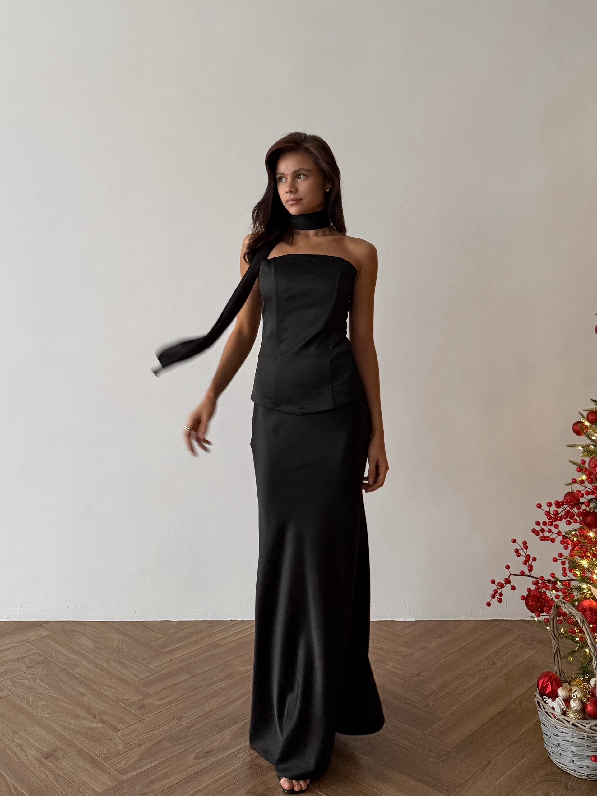 Костюм Tyga корсет на шнуровке+юбка+шарф