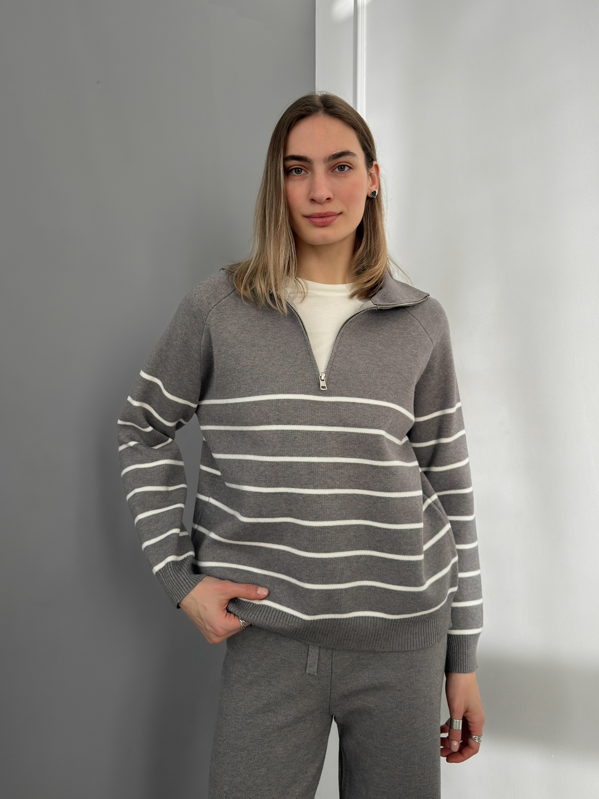 Костюм Korea 716 поло на замке в полоску+брюки