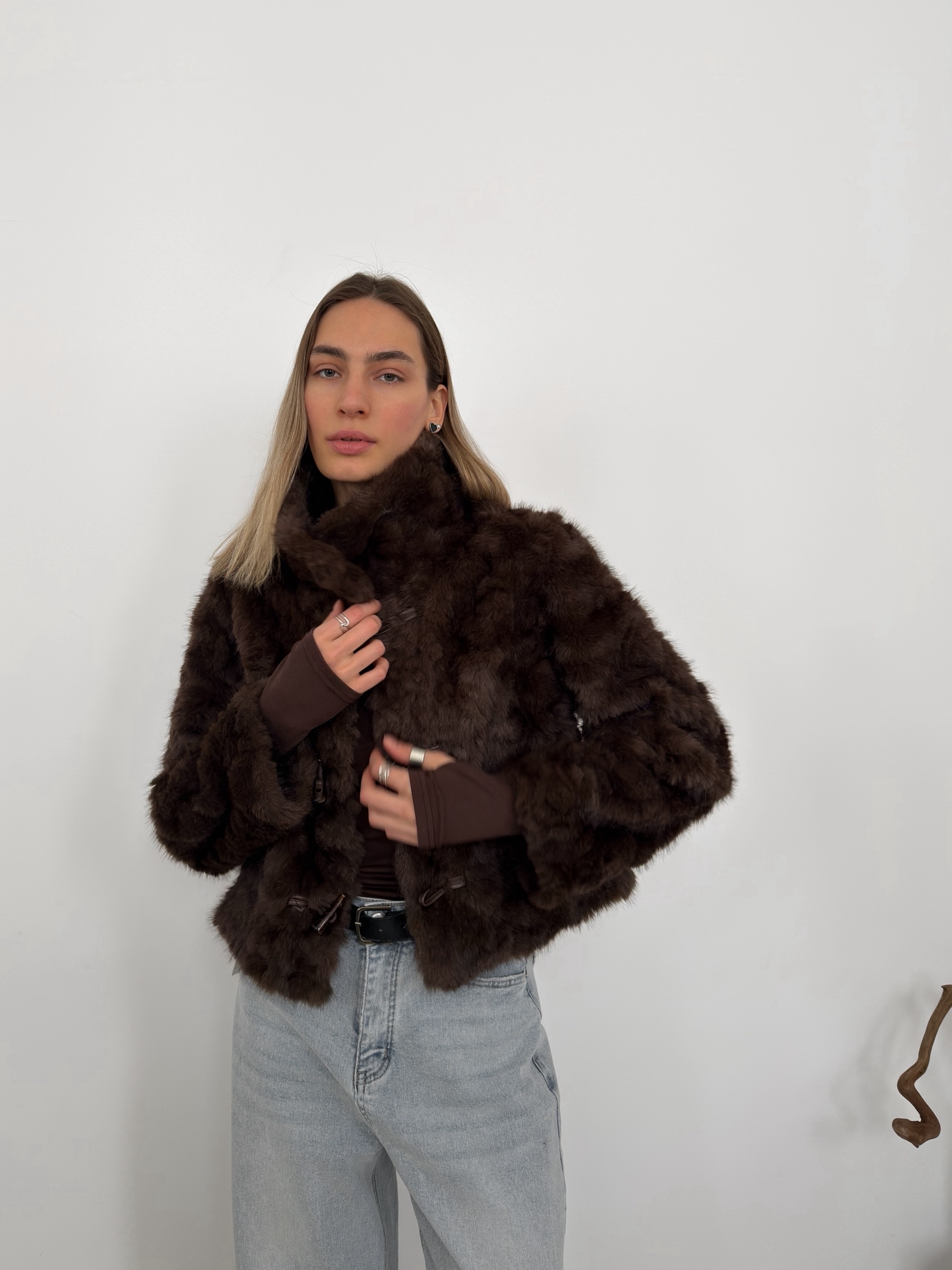 шубка Morethan 1230 короткая большие пуговки