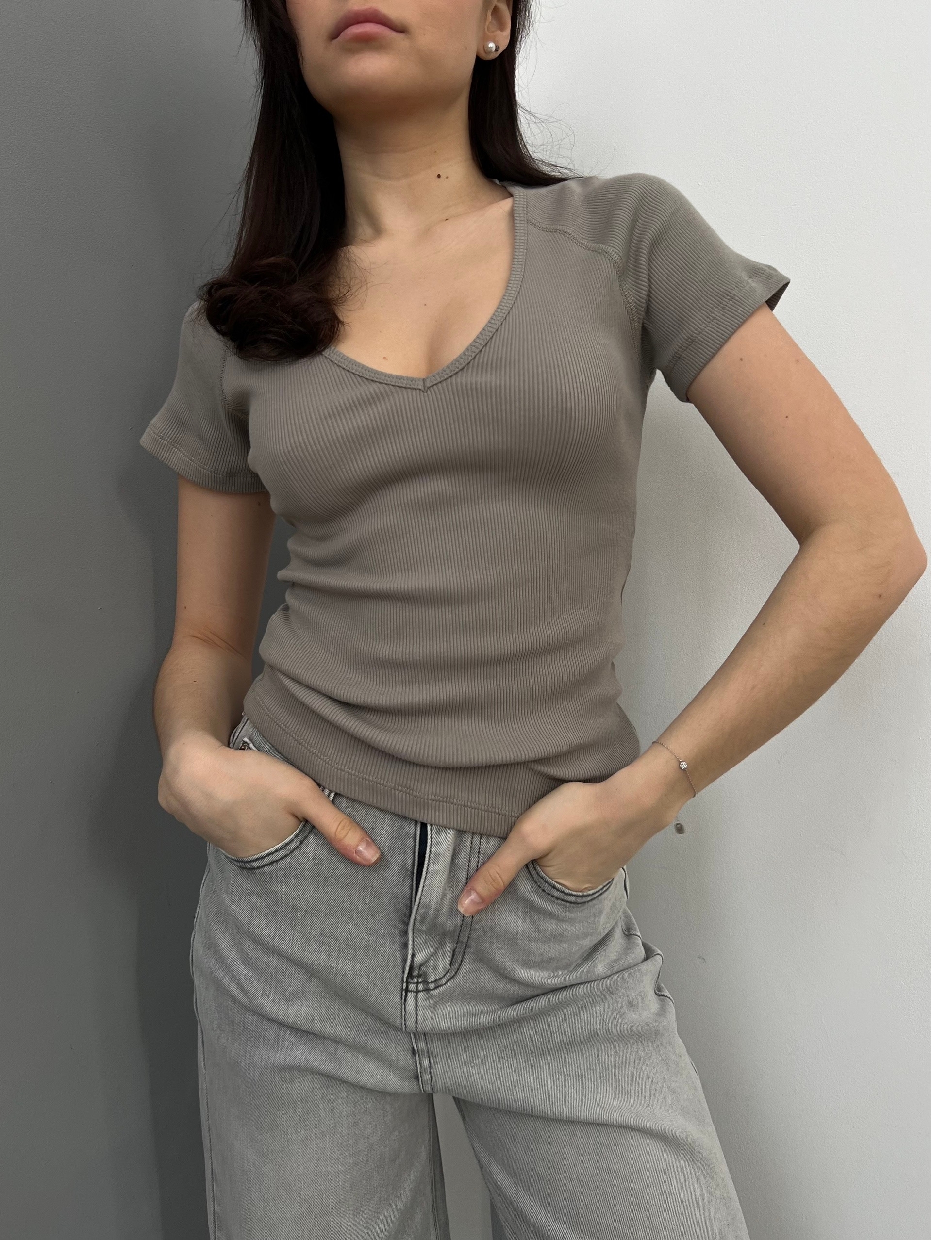 Футболка Ttoo Vousis 8892690 V-вырез