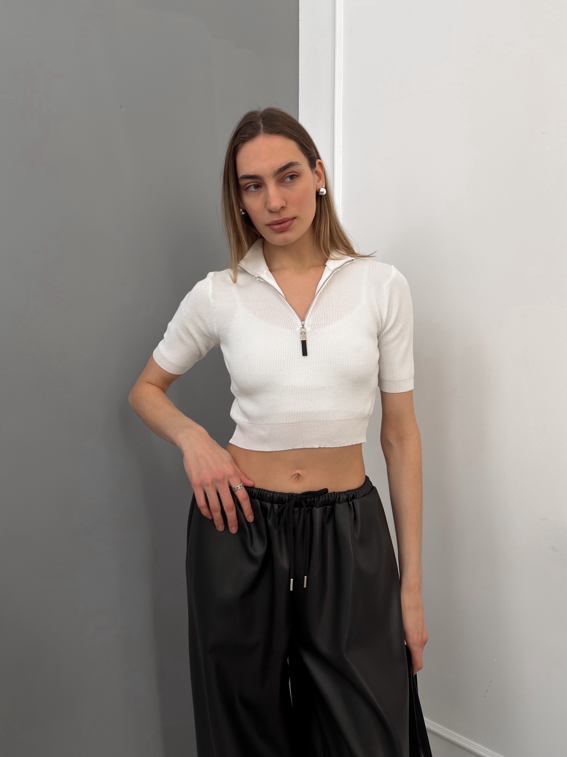 Кофточка Korea 215 укороченая ворот на молнии